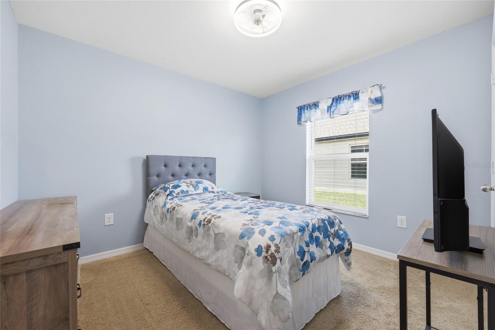 Image 20 of 29 For 1607 Swan Lake Circle