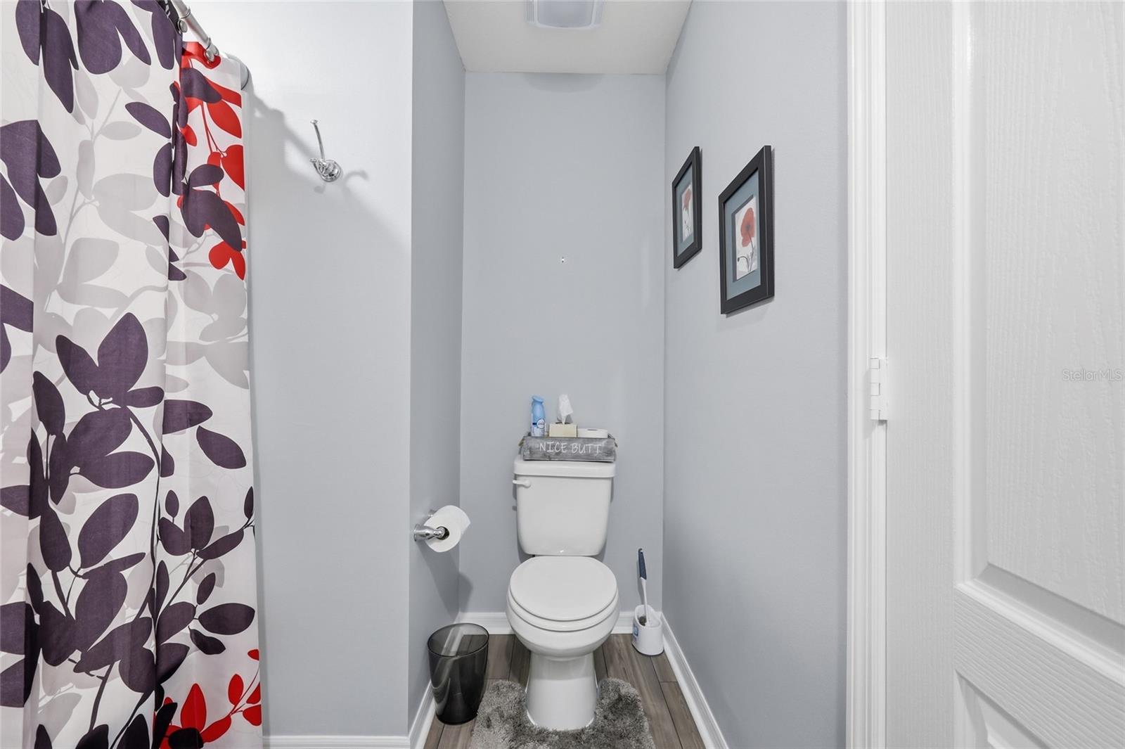 Image 21 of 29 For 1607 Swan Lake Circle