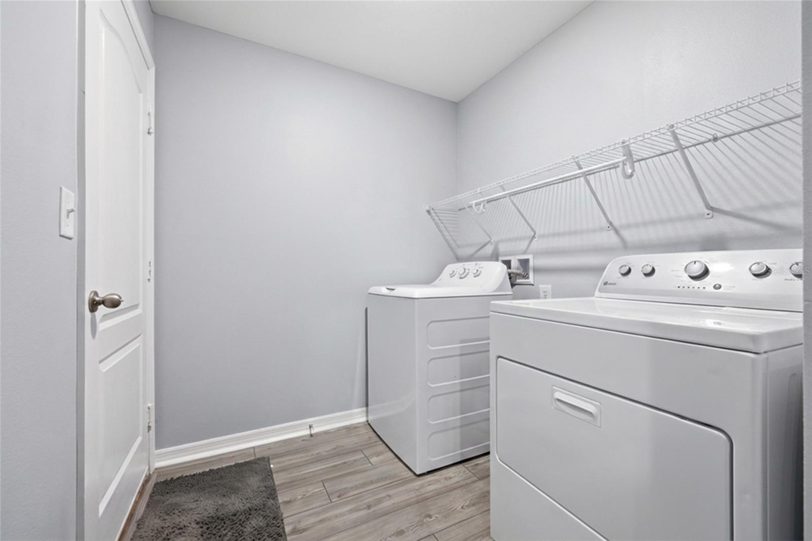 Image 23 of 29 For 1607 Swan Lake Circle