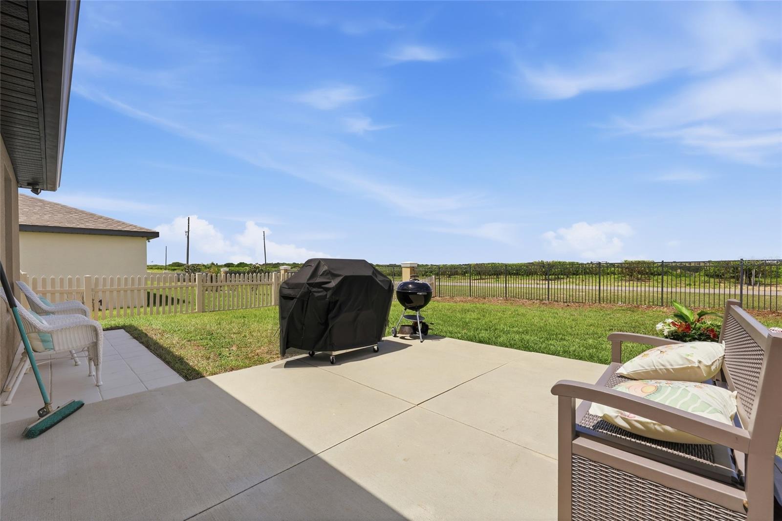 Image 26 of 29 For 1607 Swan Lake Circle