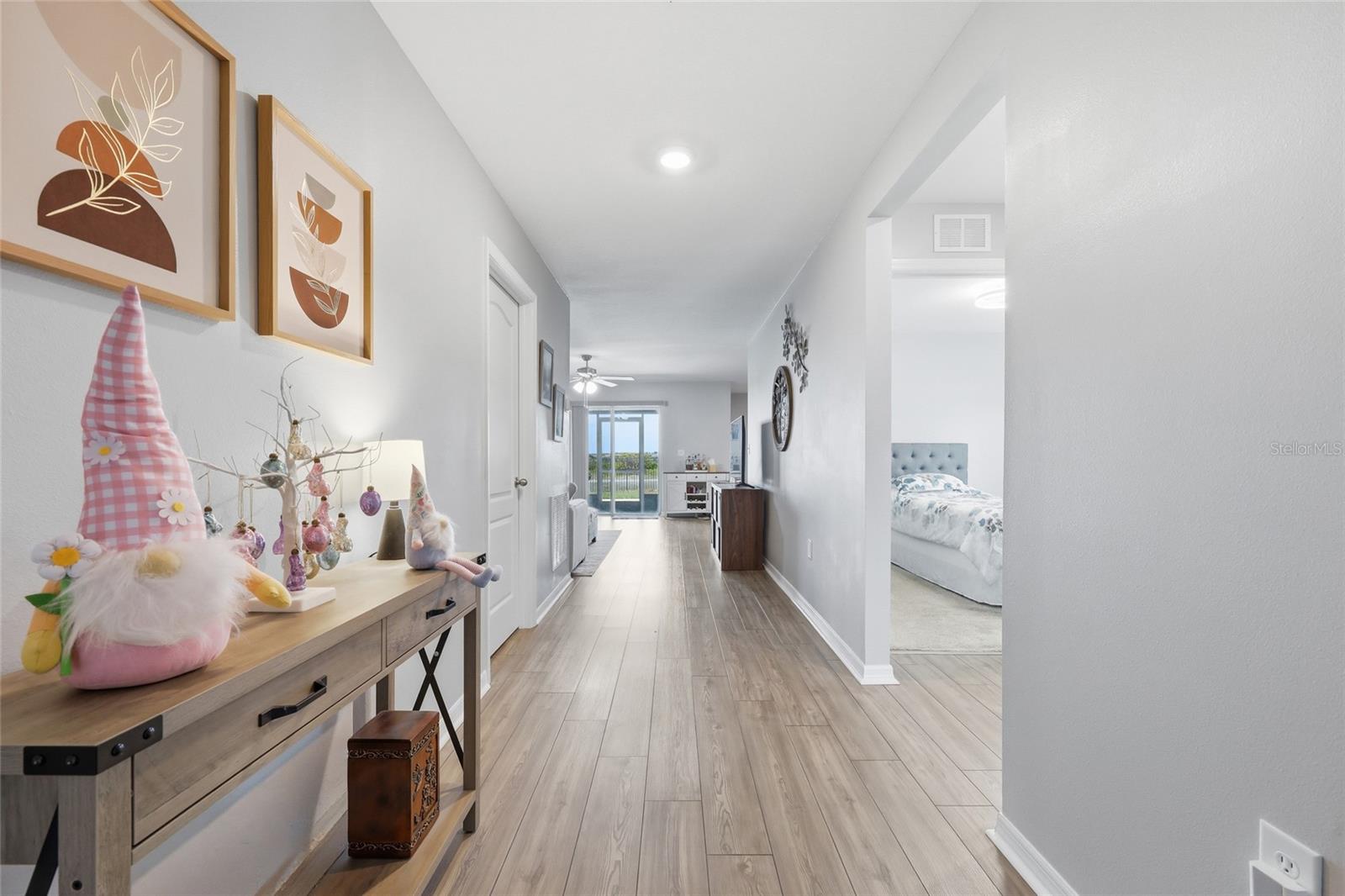 Image 4 of 29 For 1607 Swan Lake Circle