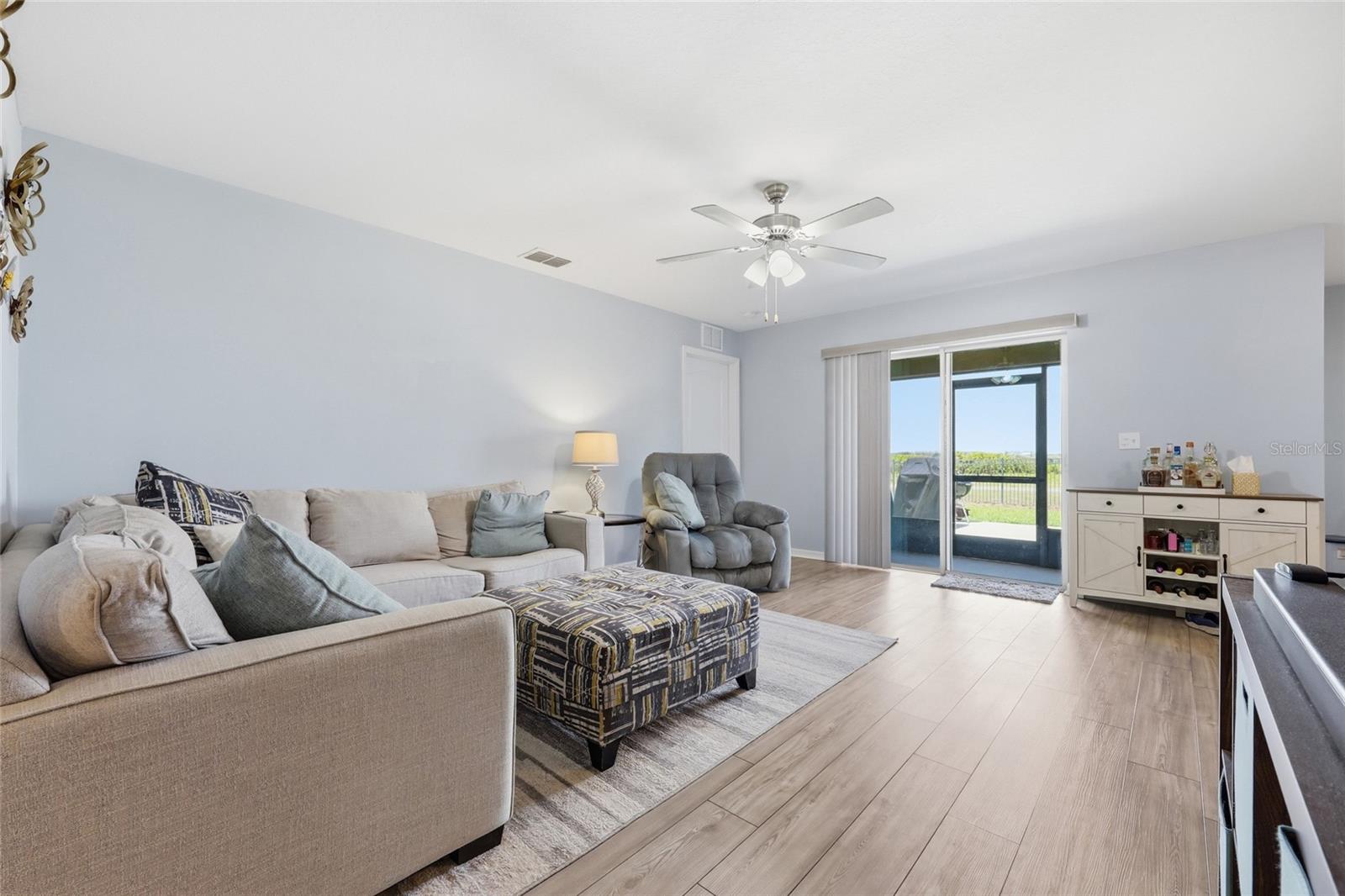 Image 5 of 29 For 1607 Swan Lake Circle