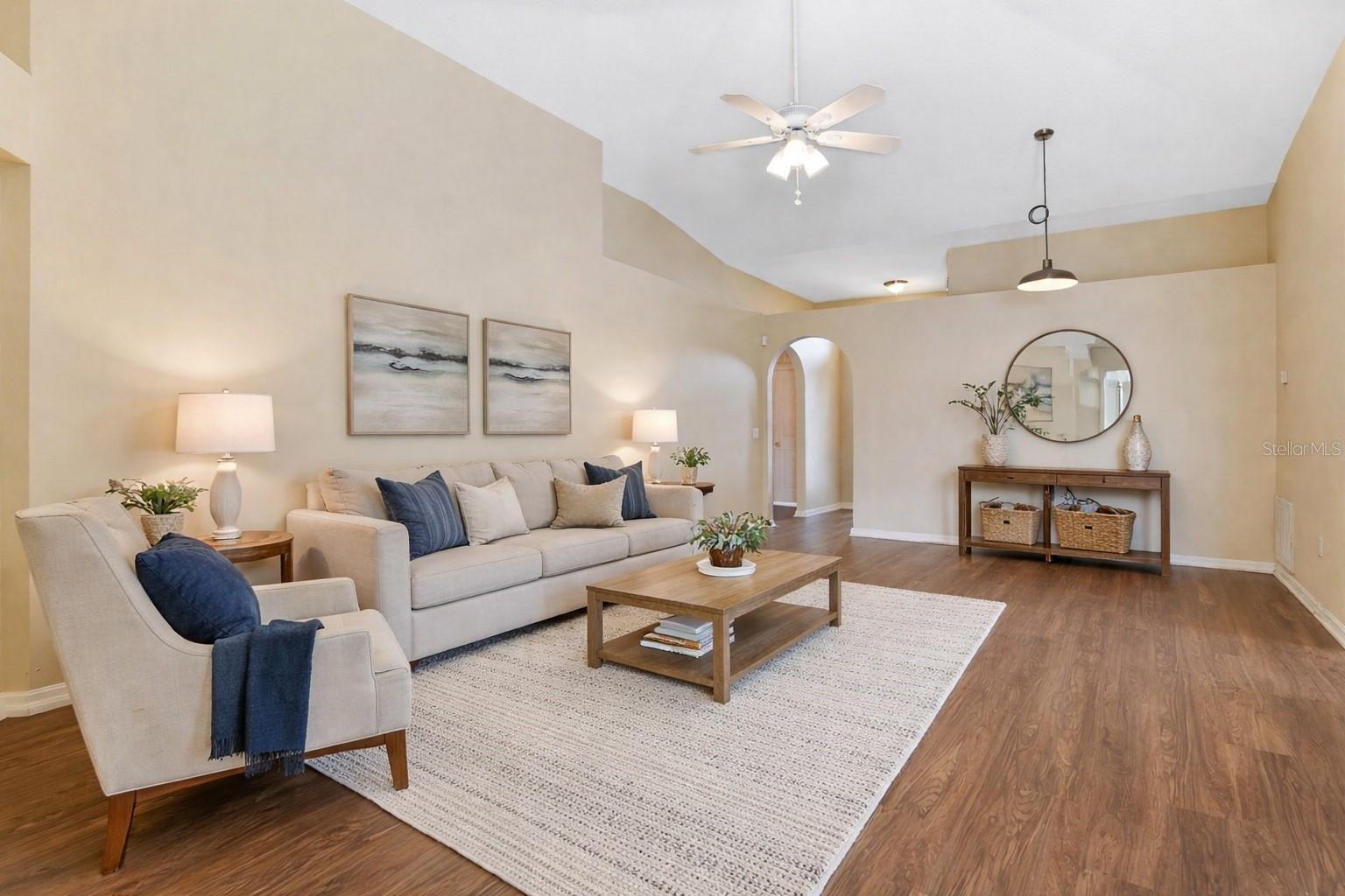 Image 3 of 14 For 1983 Peridot Circle