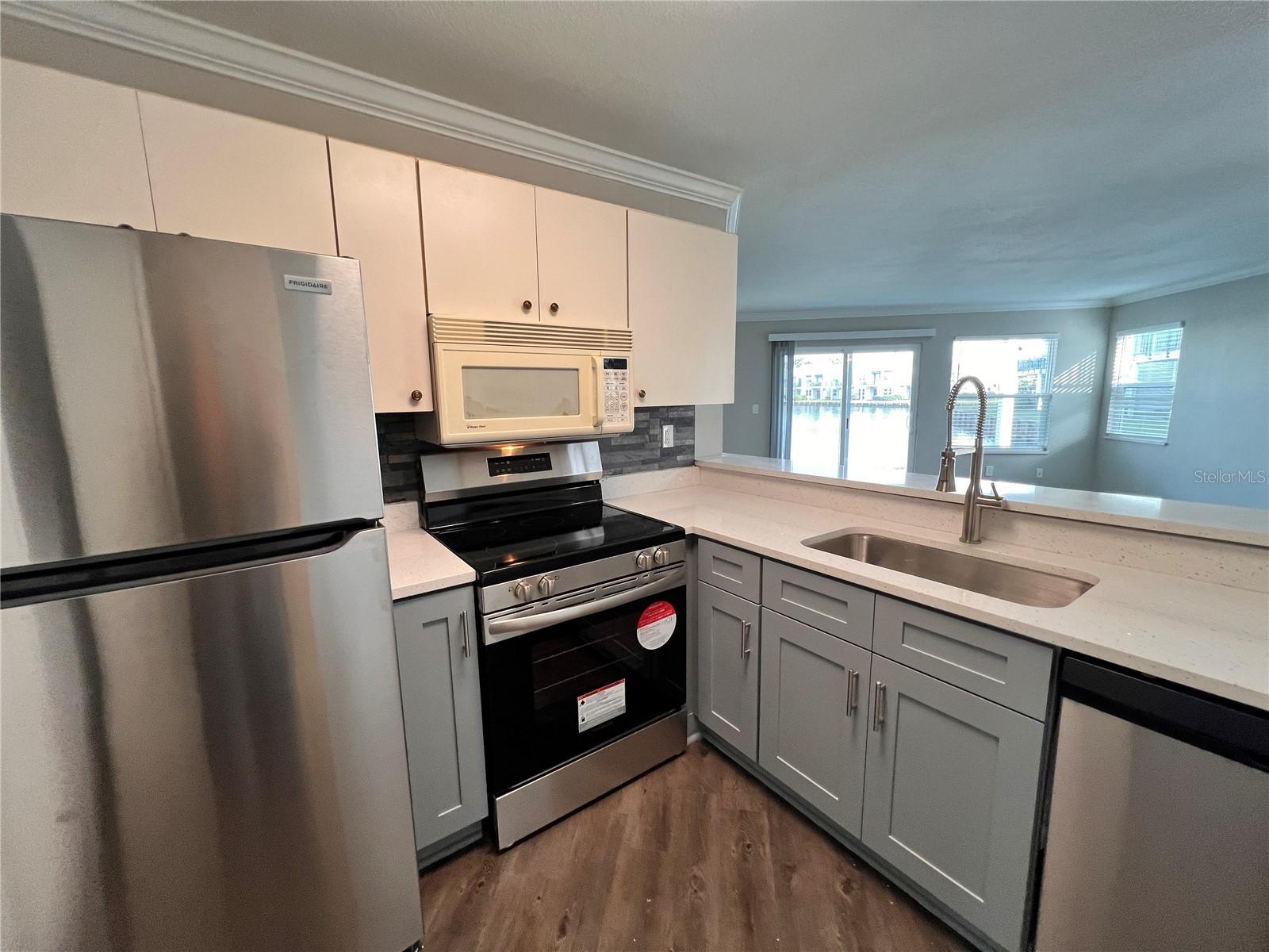 Image 5 of 23 For 2536 Woodgate Boulevard 107