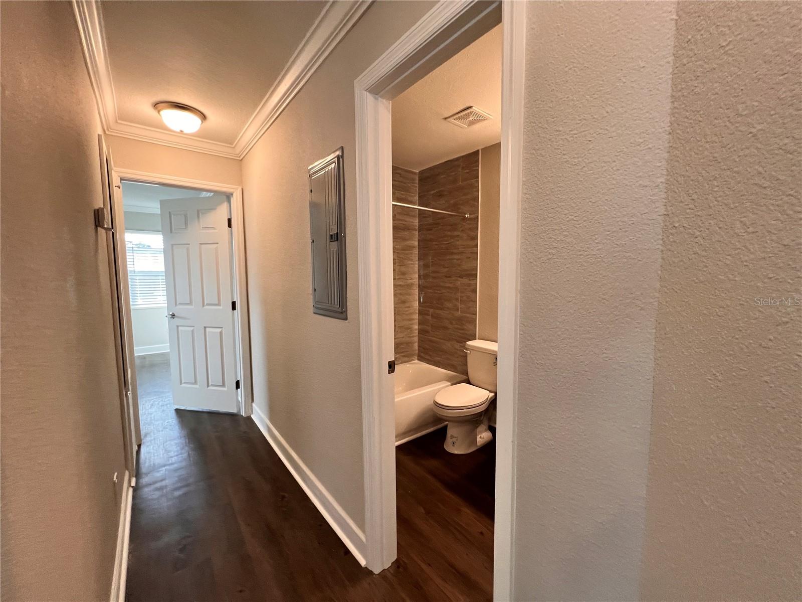 Image 9 of 23 For 2536 Woodgate Boulevard 107