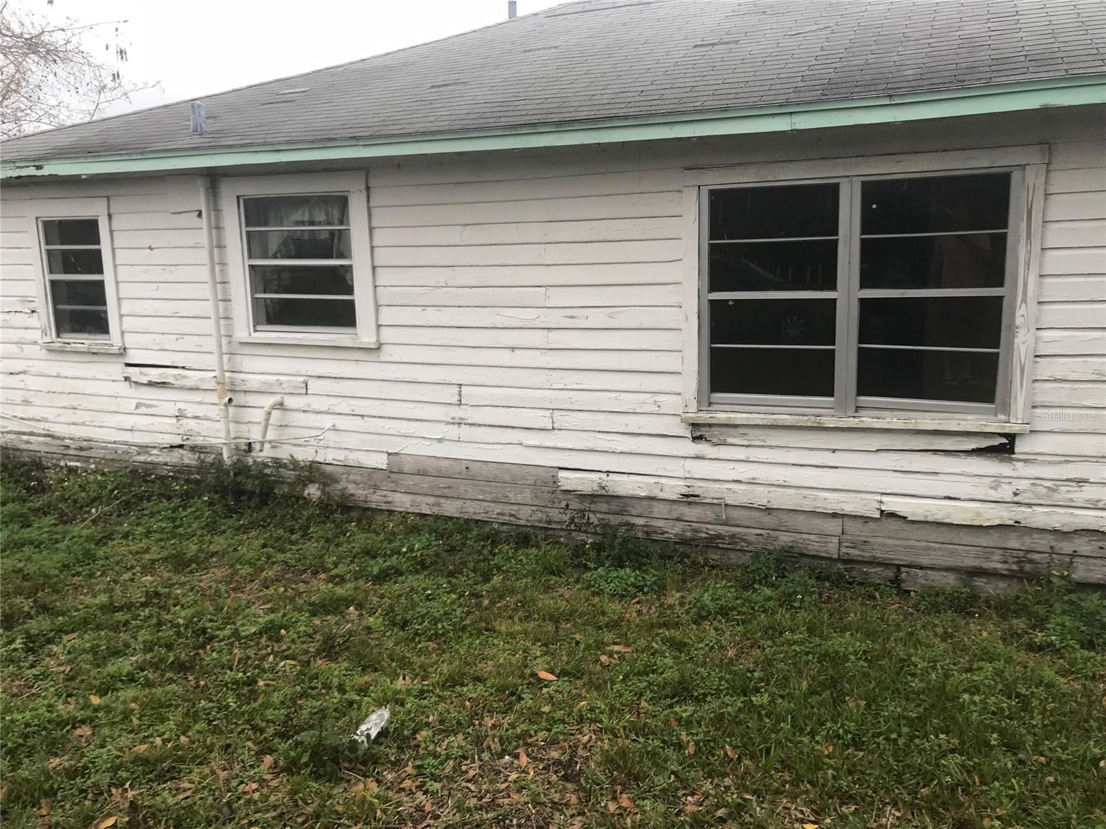 Image 2 of 5 For 2340 Broadway Street