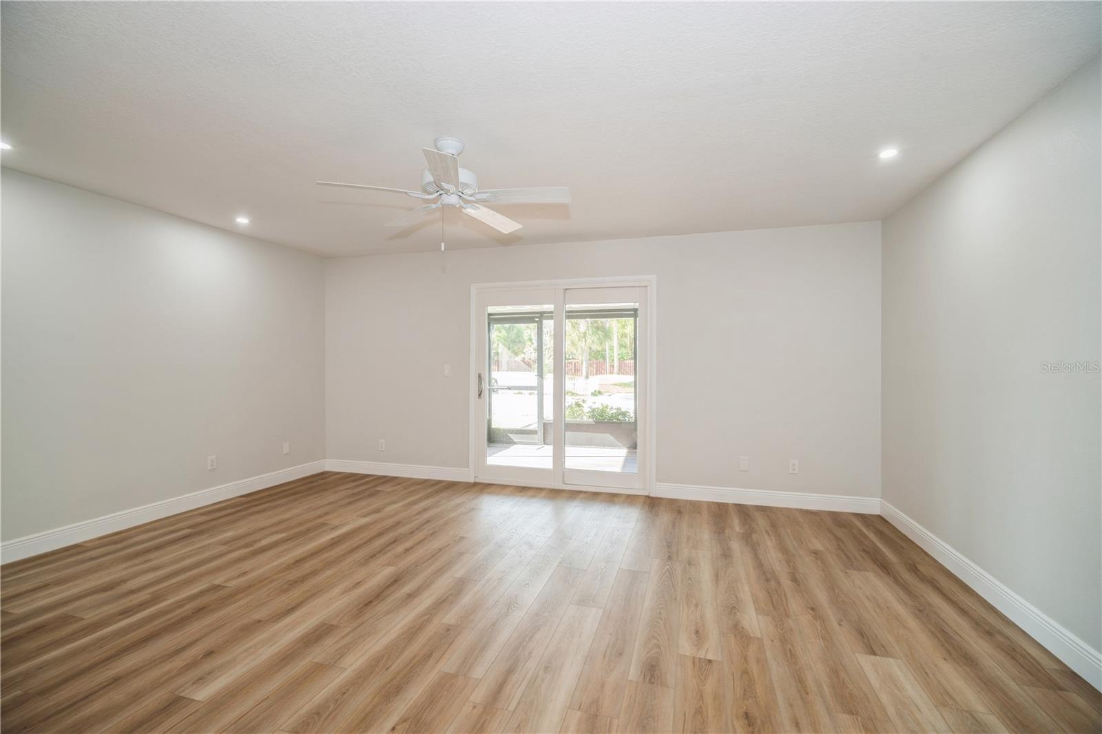 Image 11 of 29 For 2018 Manor Drive Ne