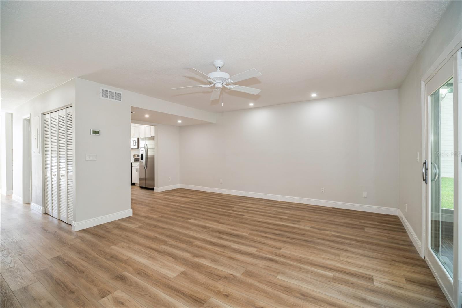 Image 12 of 29 For 2018 Manor Drive Ne