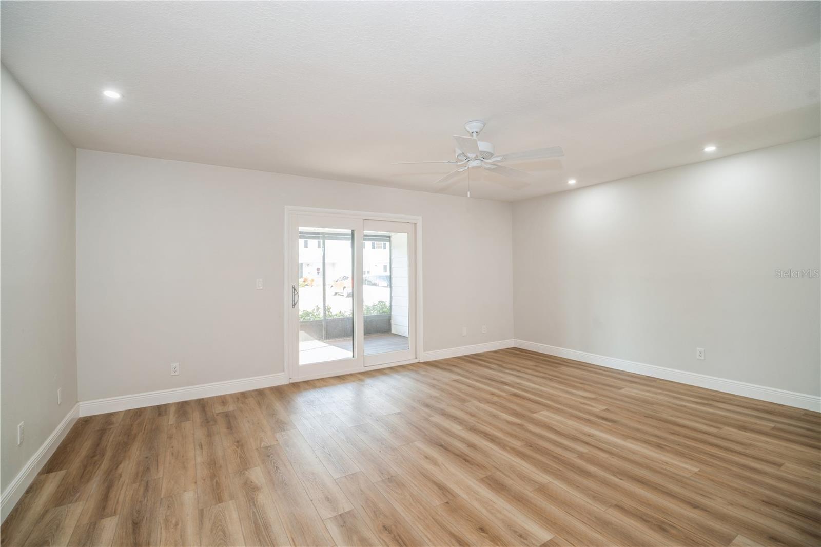 Image 13 of 29 For 2018 Manor Drive Ne