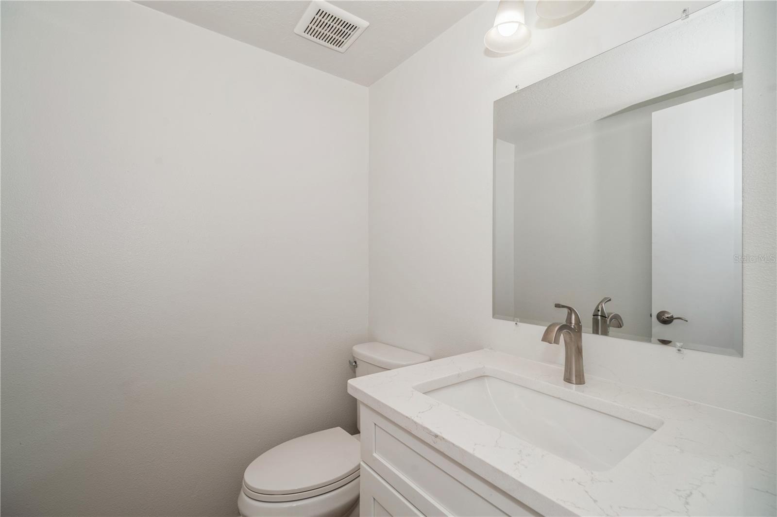 Image 14 of 29 For 2018 Manor Drive Ne