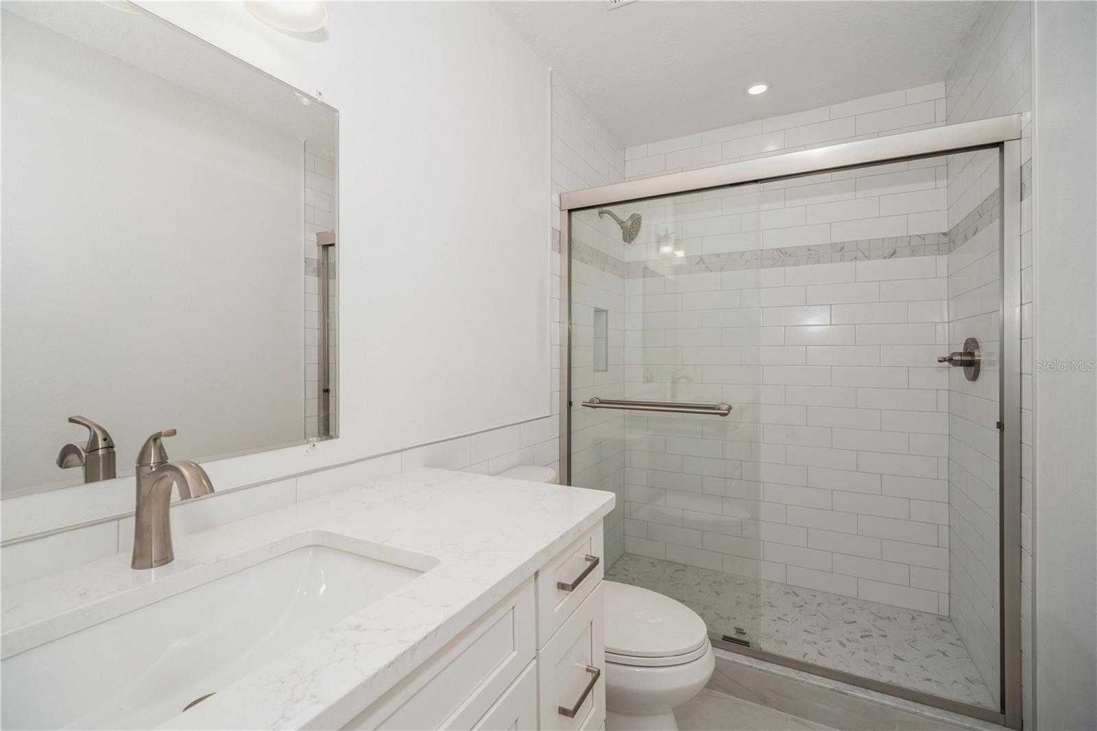 Image 20 of 29 For 2018 Manor Drive Ne