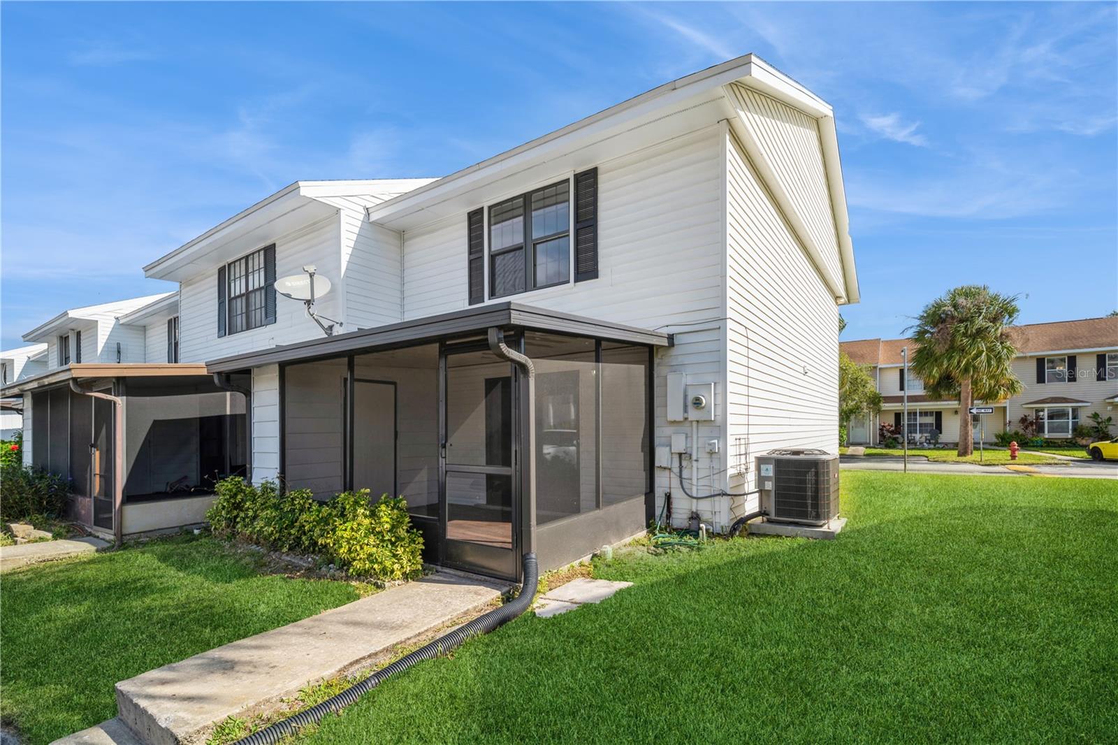 Image 24 of 29 For 2018 Manor Drive Ne