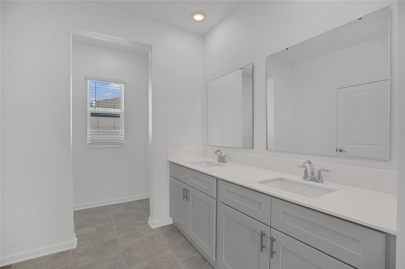 Image 21 of 35 For 2048 Shaggy Fisher Drive