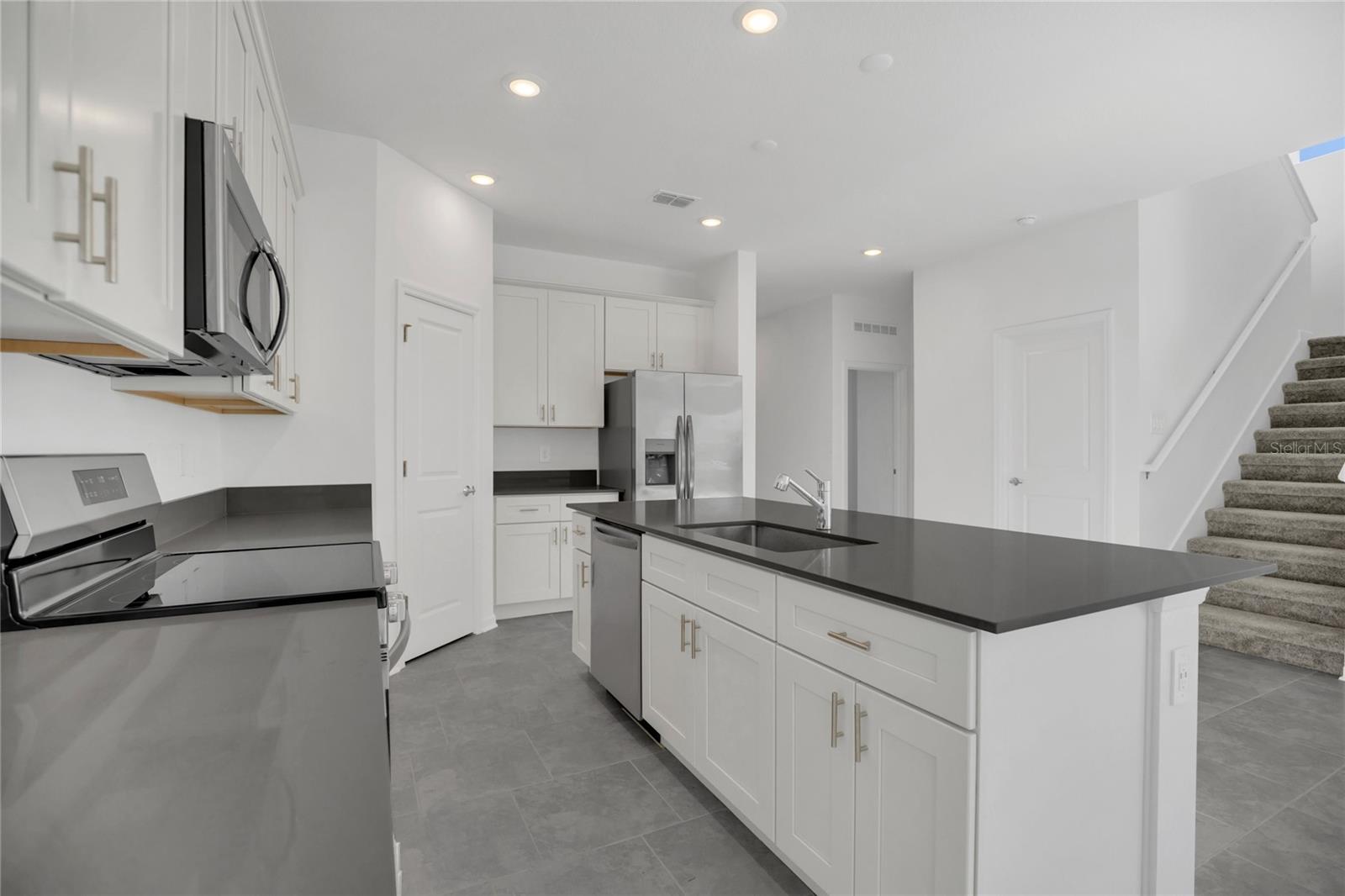 Image 7 of 35 For 2048 Shaggy Fisher Drive