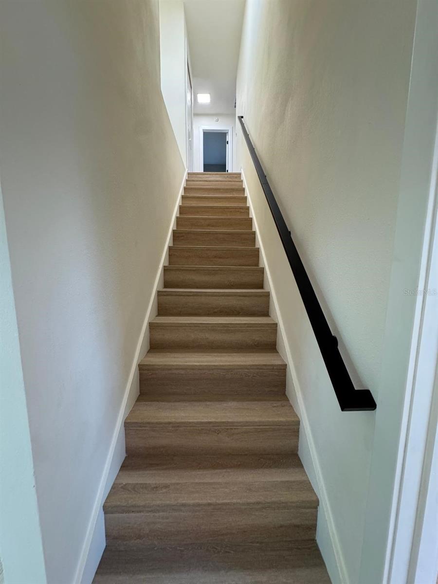 Image 10 of 18 For 1049 Clovercrest Road