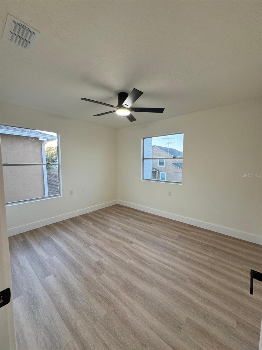 Image 11 of 18 For 1049 Clovercrest Road