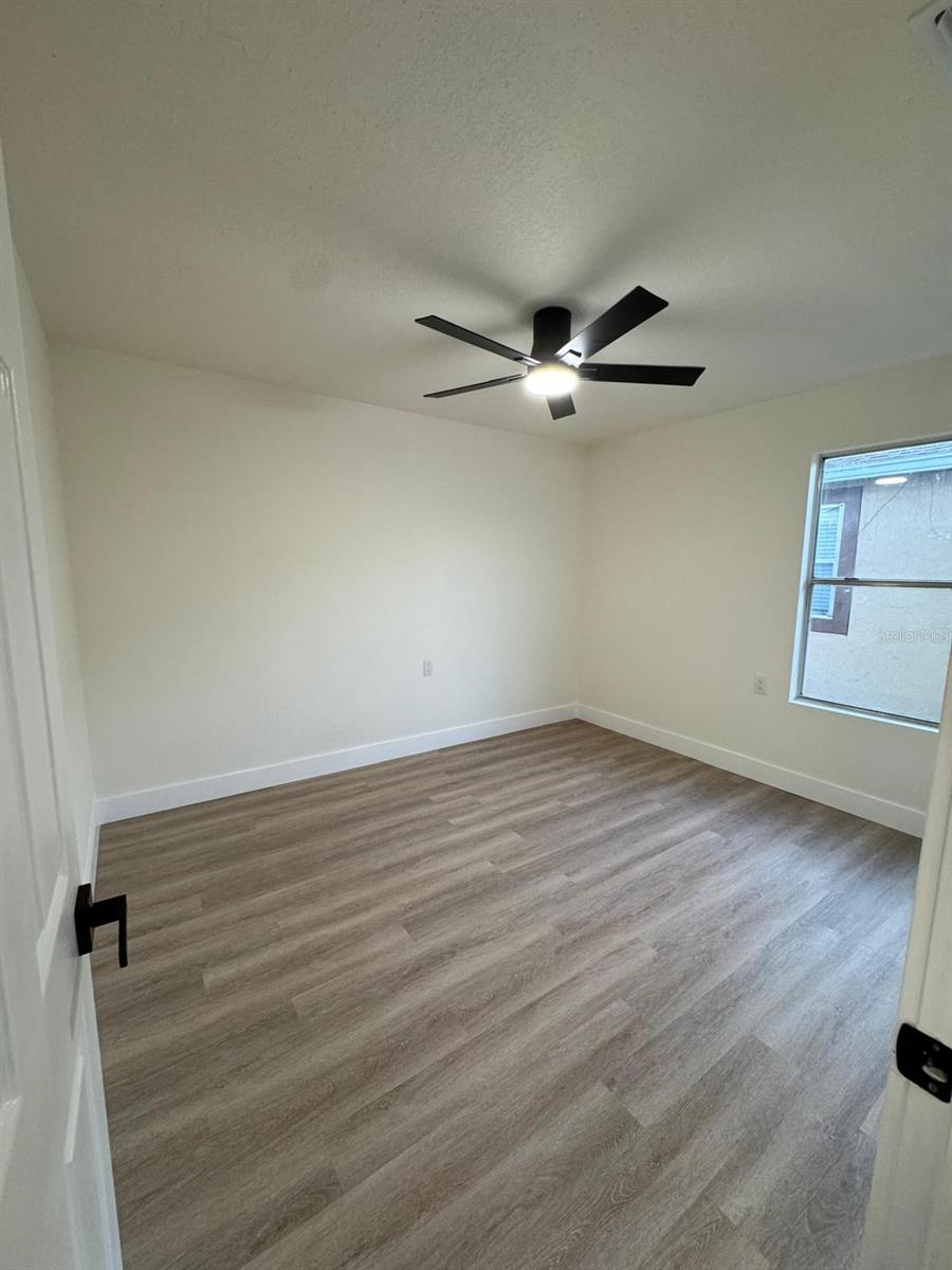 Image 12 of 18 For 1049 Clovercrest Road