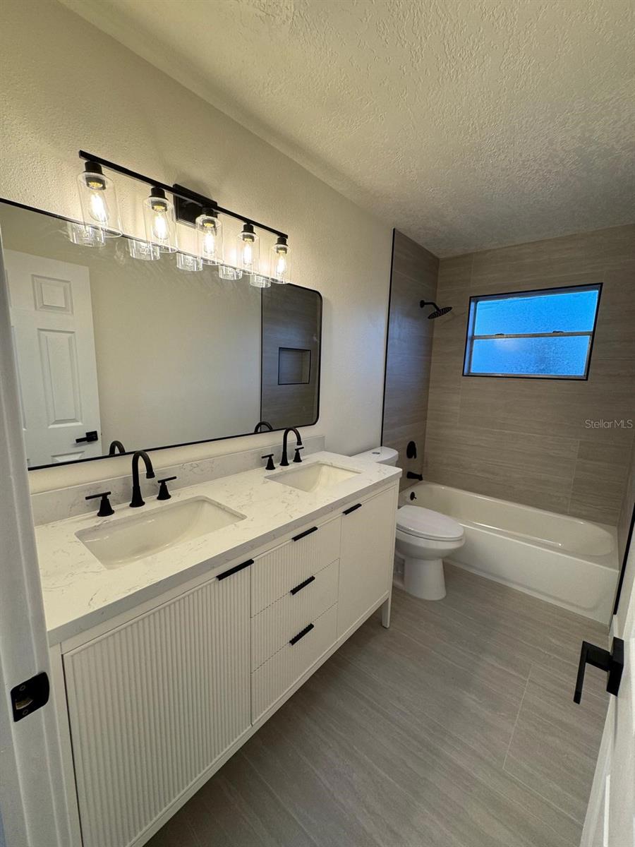 Image 14 of 18 For 1049 Clovercrest Road