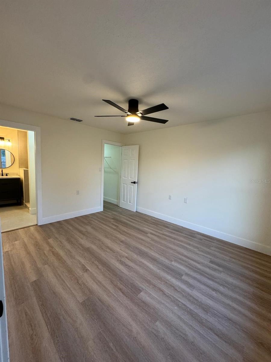 Image 5 of 18 For 1049 Clovercrest Road