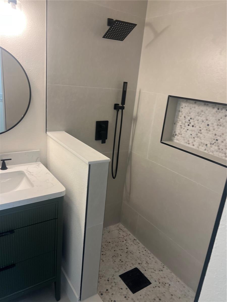 Image 6 of 18 For 1049 Clovercrest Road