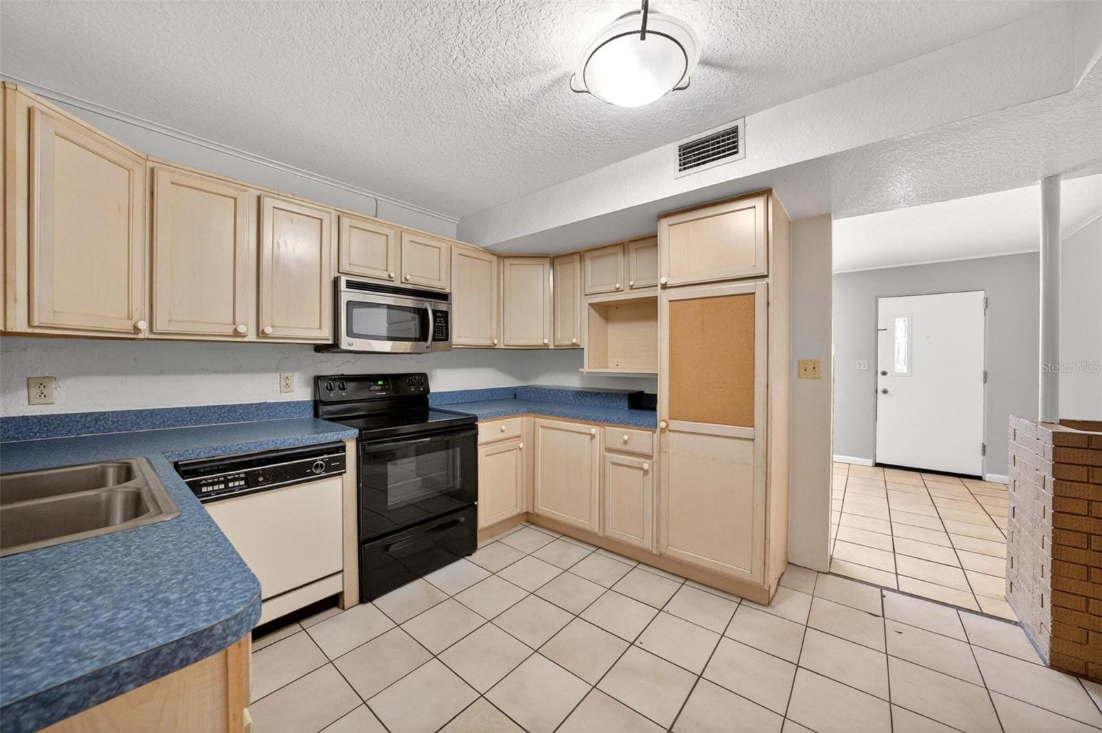 Image 14 of 45 For 715 Randolph Avenue