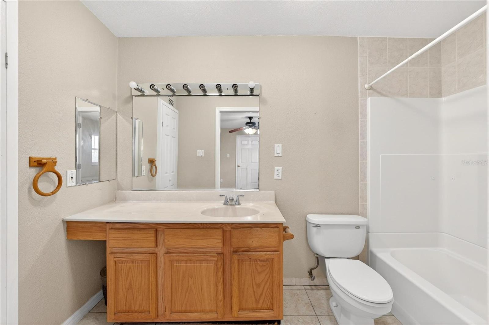 Image 24 of 45 For 715 Randolph Avenue