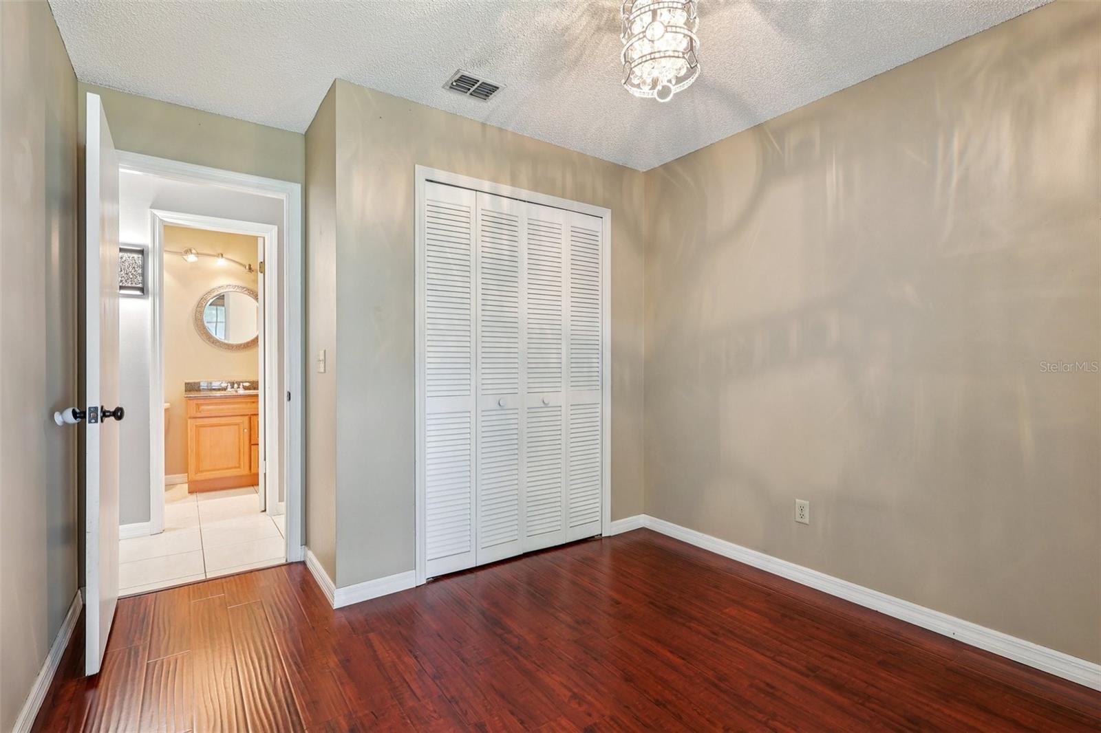 Image 26 of 43 For 1468 Auburn Green Loop