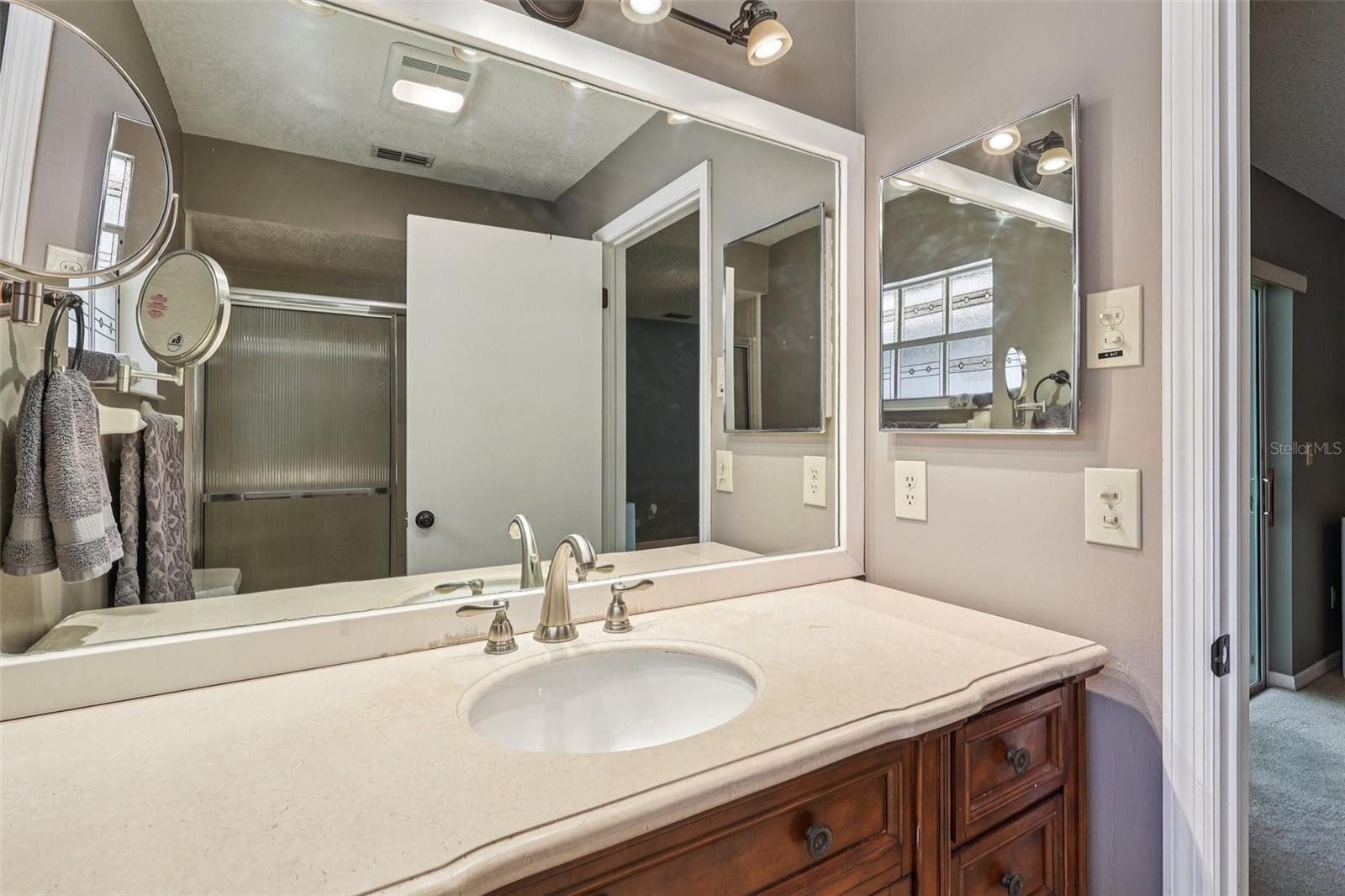 Image 32 of 43 For 1468 Auburn Green Loop