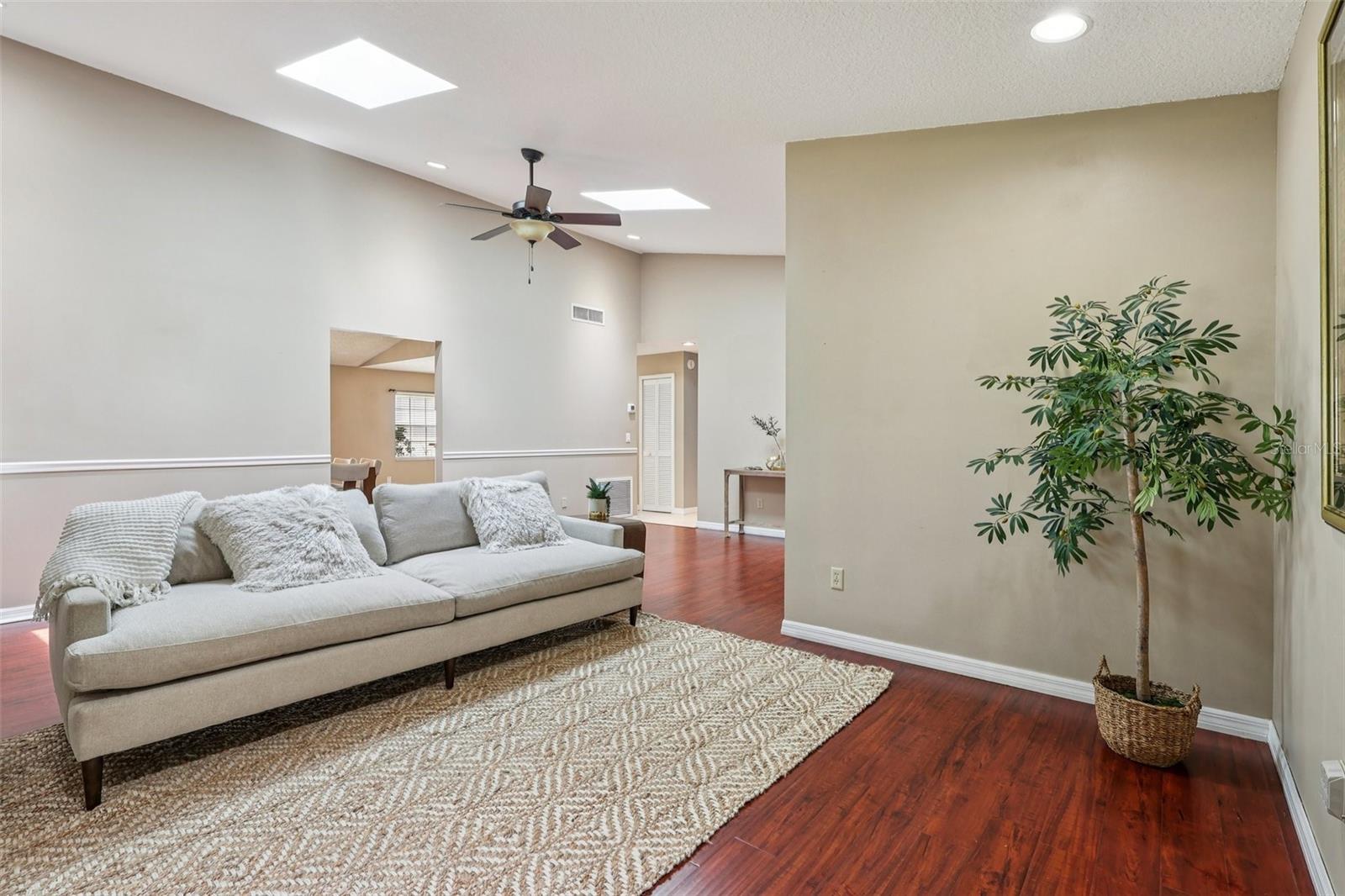 Image 9 of 43 For 1468 Auburn Green Loop