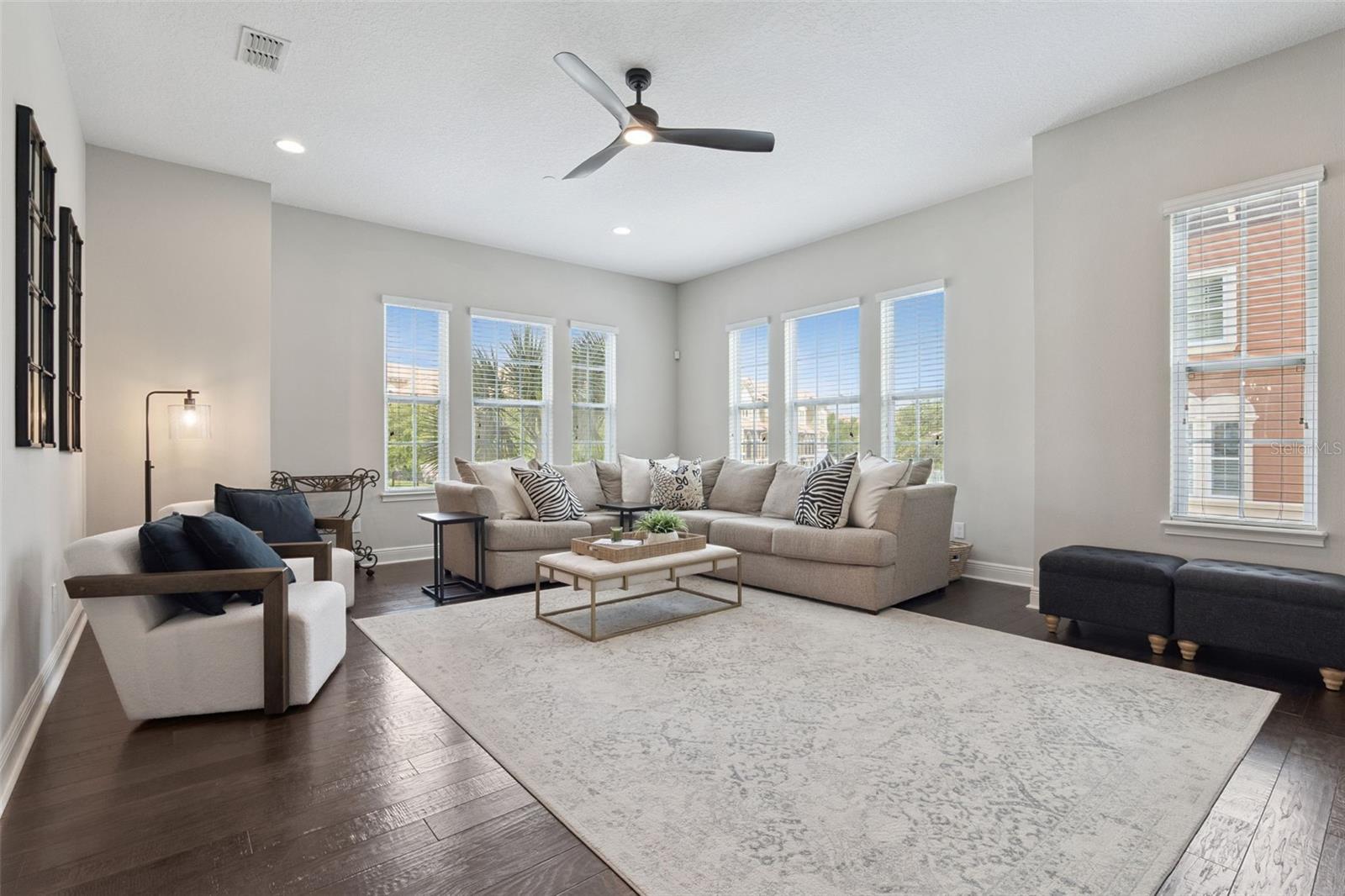 Image 4 of 32 For 2600 Lobelia Drive