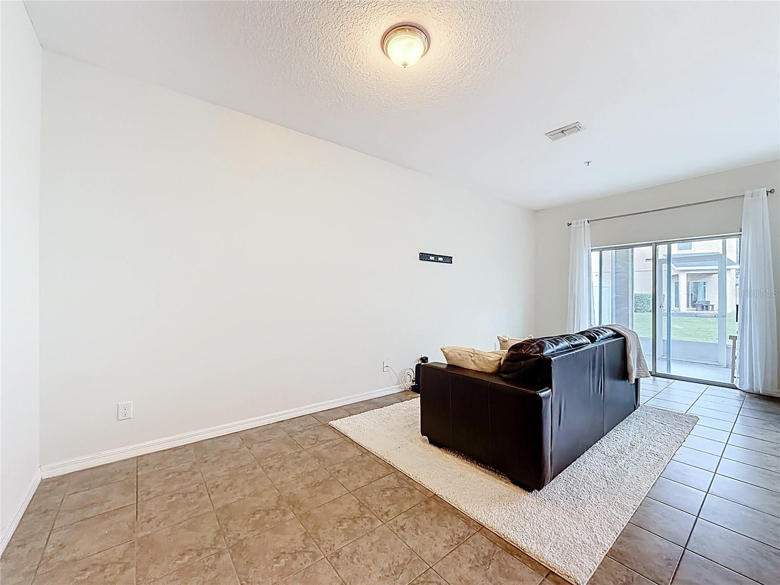 Image 25 of 72 For 661 Fortanini Circle