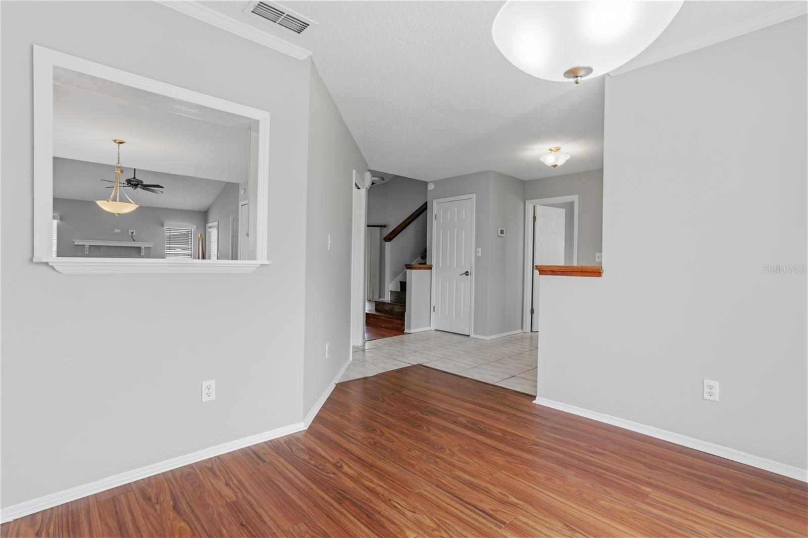 Image 18 of 51 For 353 Lakebreeze Circle