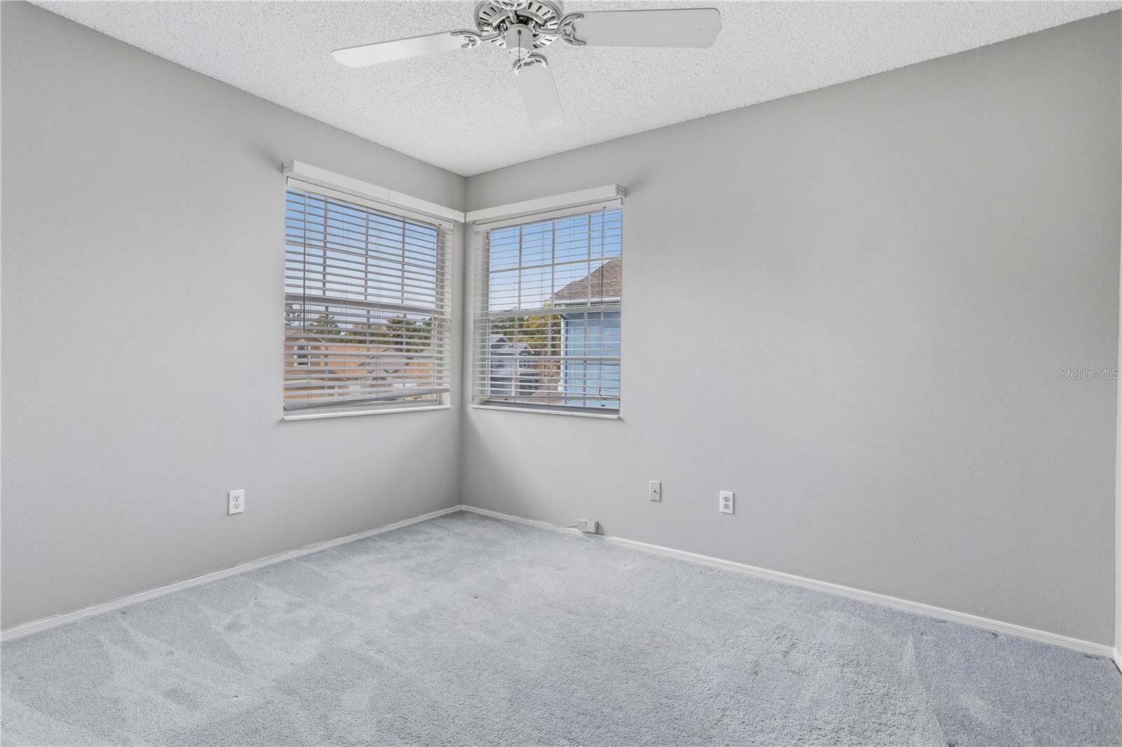 Image 40 of 51 For 353 Lakebreeze Circle