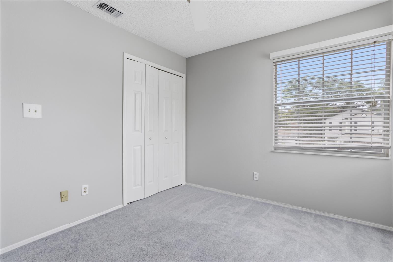 Image 41 of 51 For 353 Lakebreeze Circle