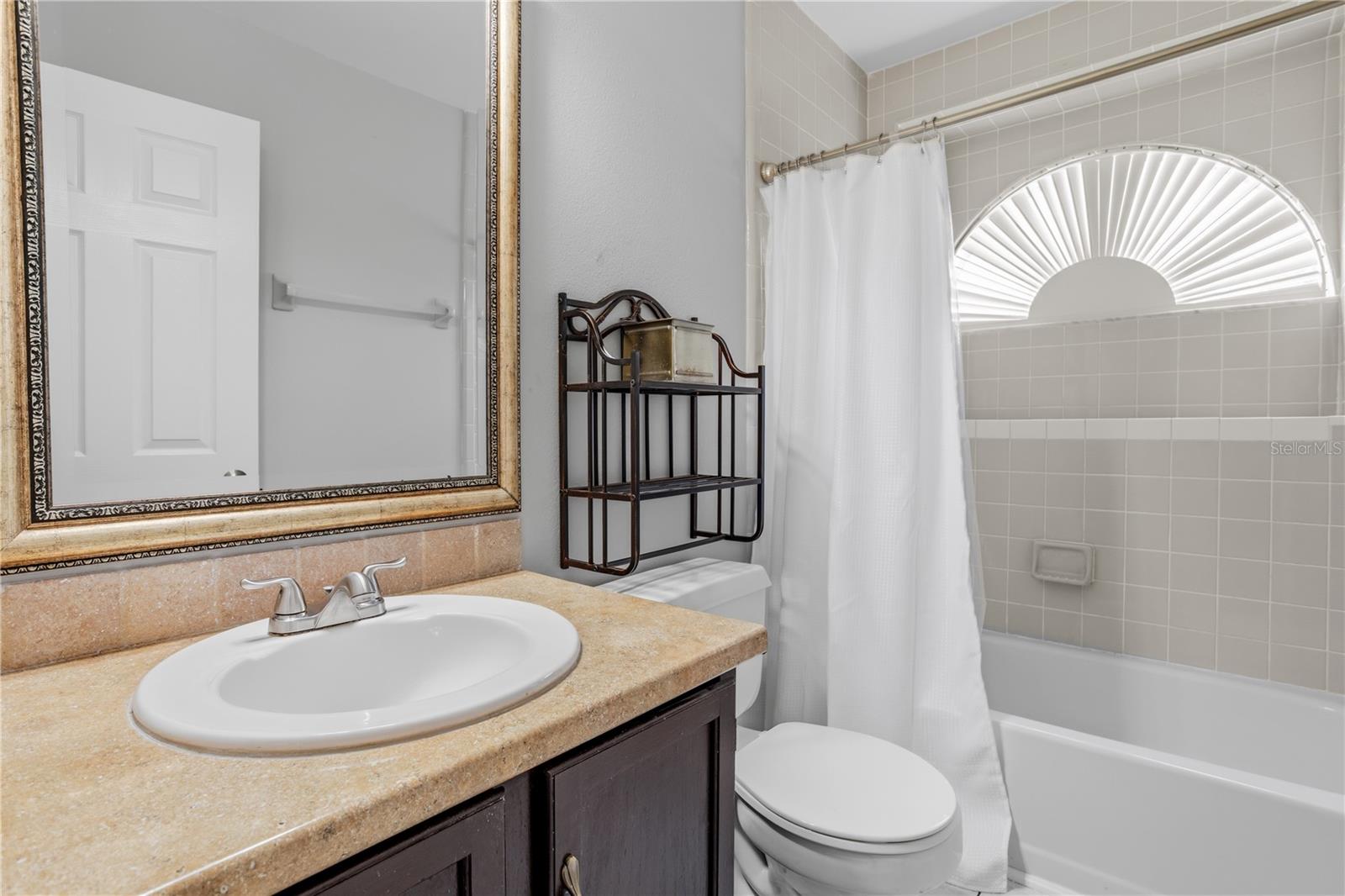 Image 42 of 51 For 353 Lakebreeze Circle