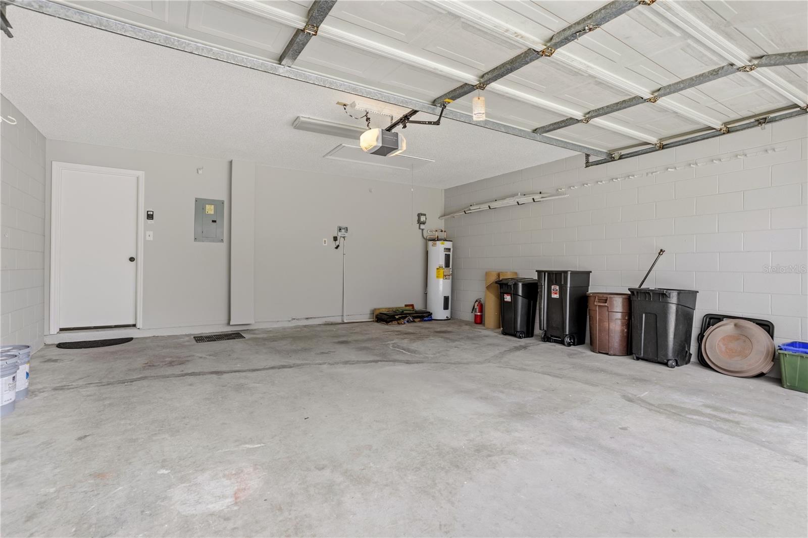 Image 47 of 51 For 353 Lakebreeze Circle