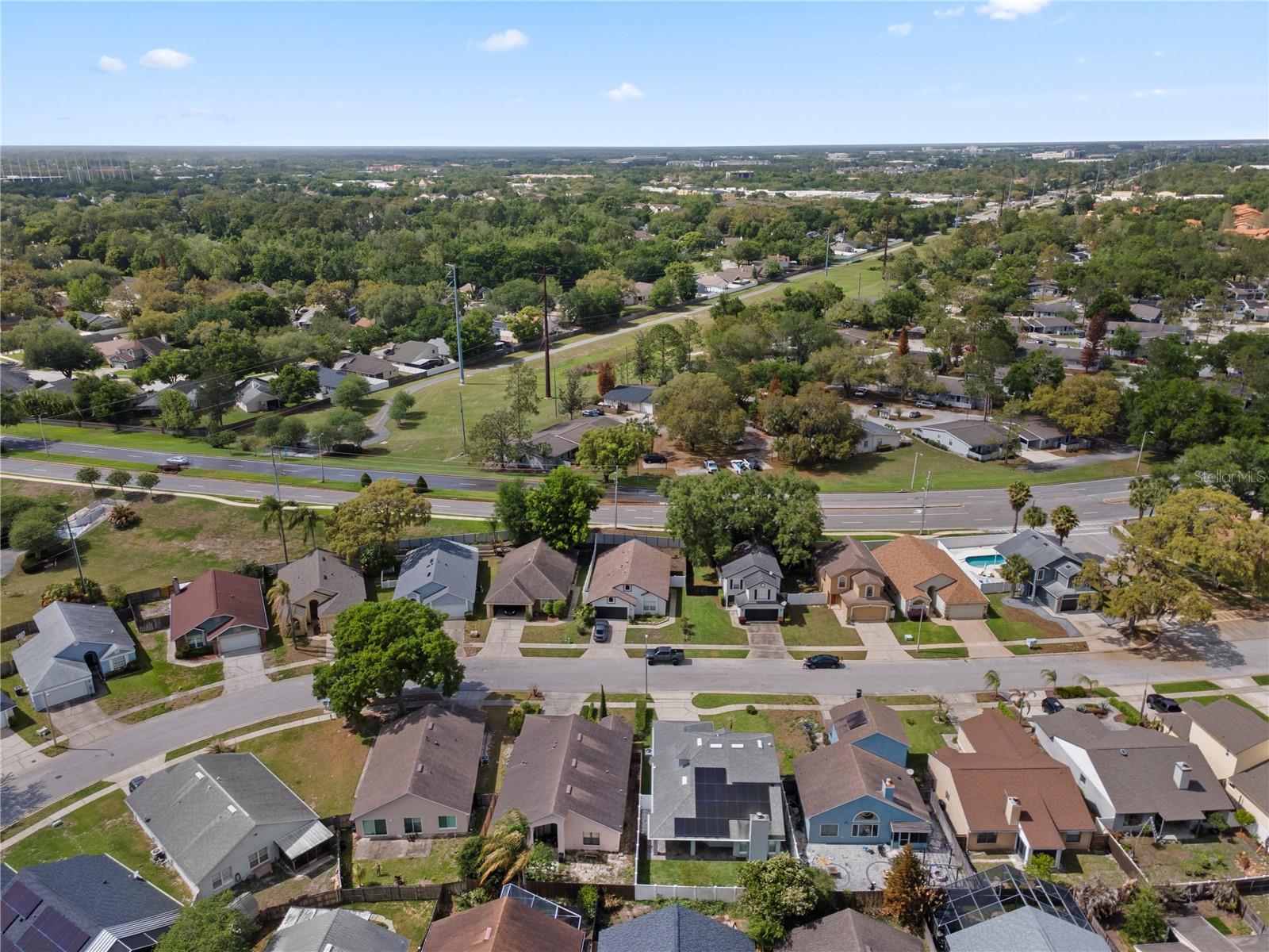 Image 6 of 51 For 353 Lakebreeze Circle