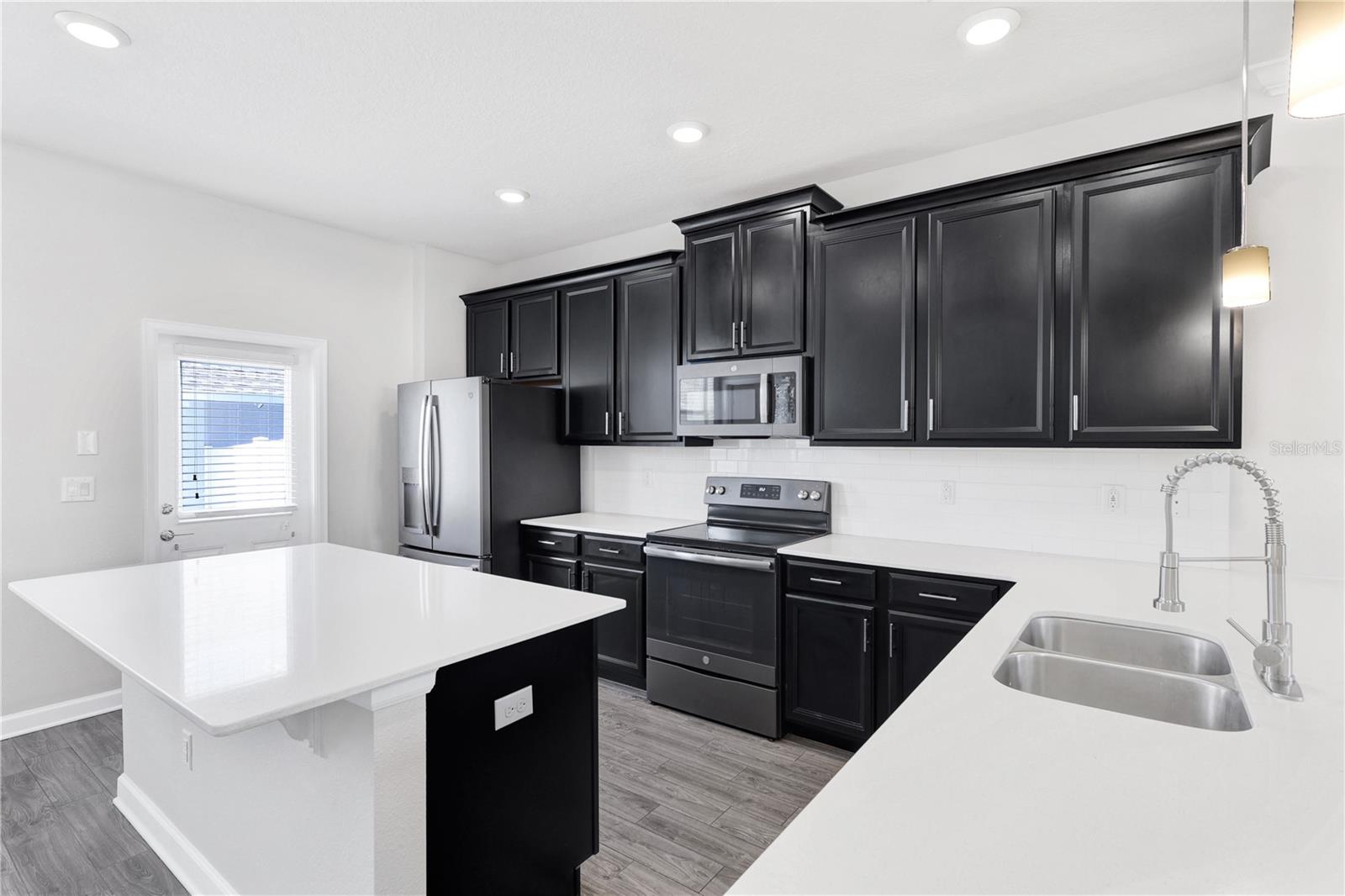 Image 10 of 39 For 10031 Memoir Avenue