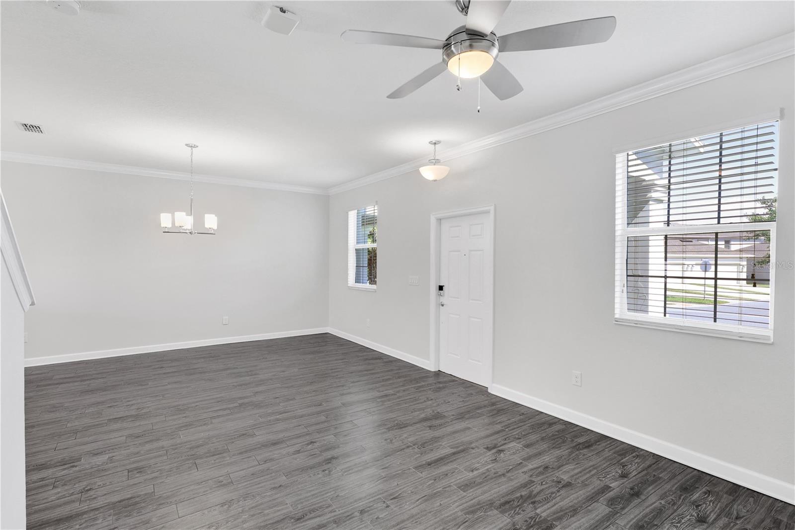 Image 4 of 39 For 10031 Memoir Avenue