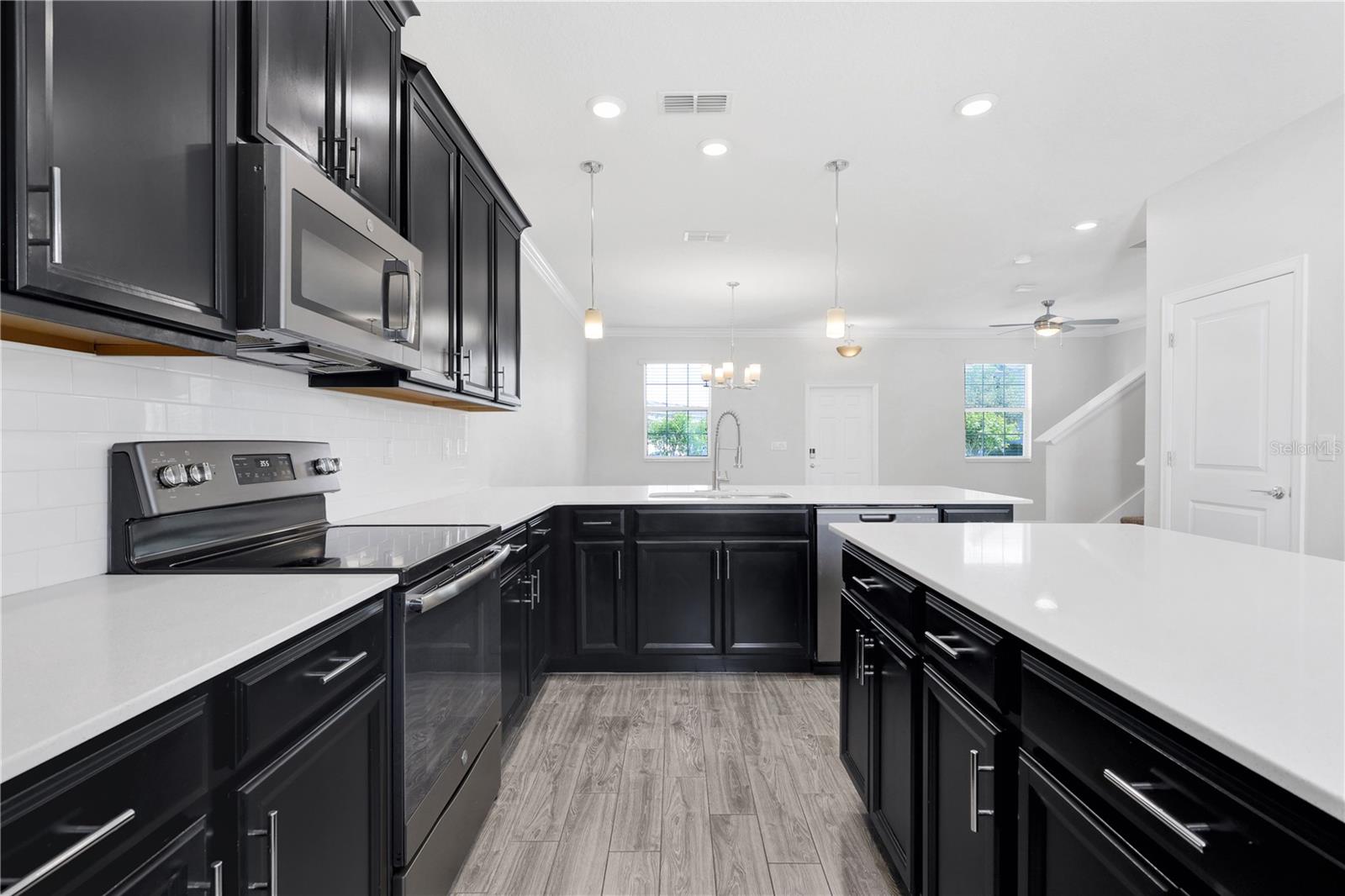 Image 7 of 39 For 10031 Memoir Avenue