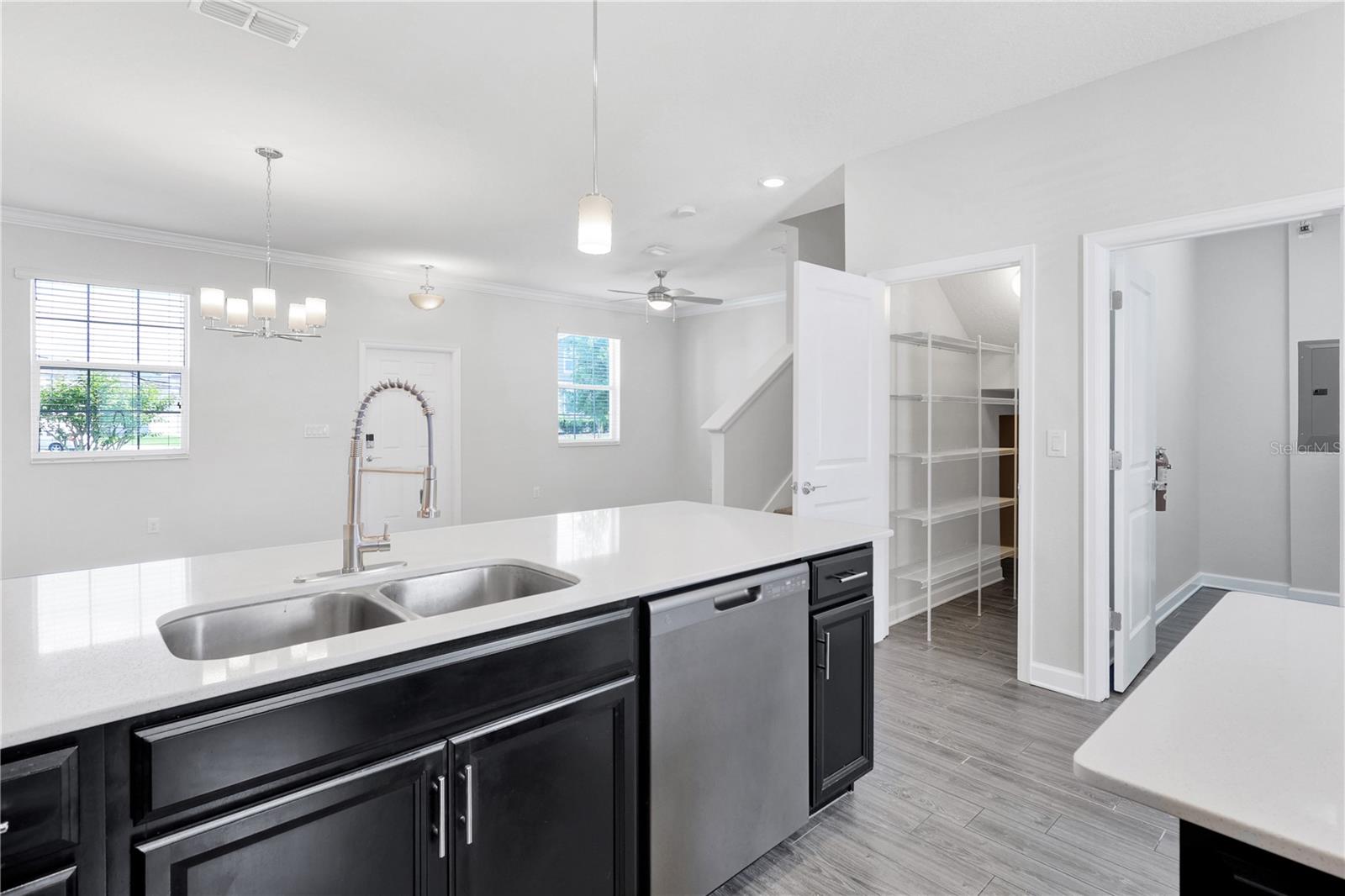 Image 9 of 39 For 10031 Memoir Avenue