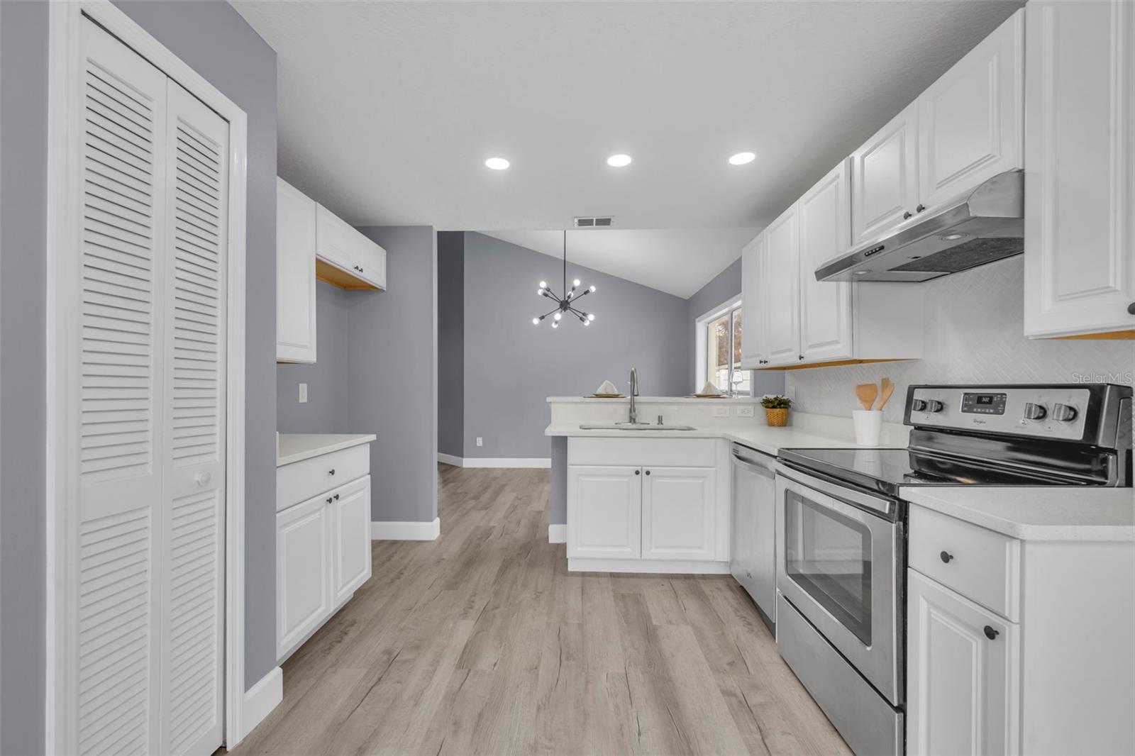 Image 11 of 35 For 7917 Antibes Court