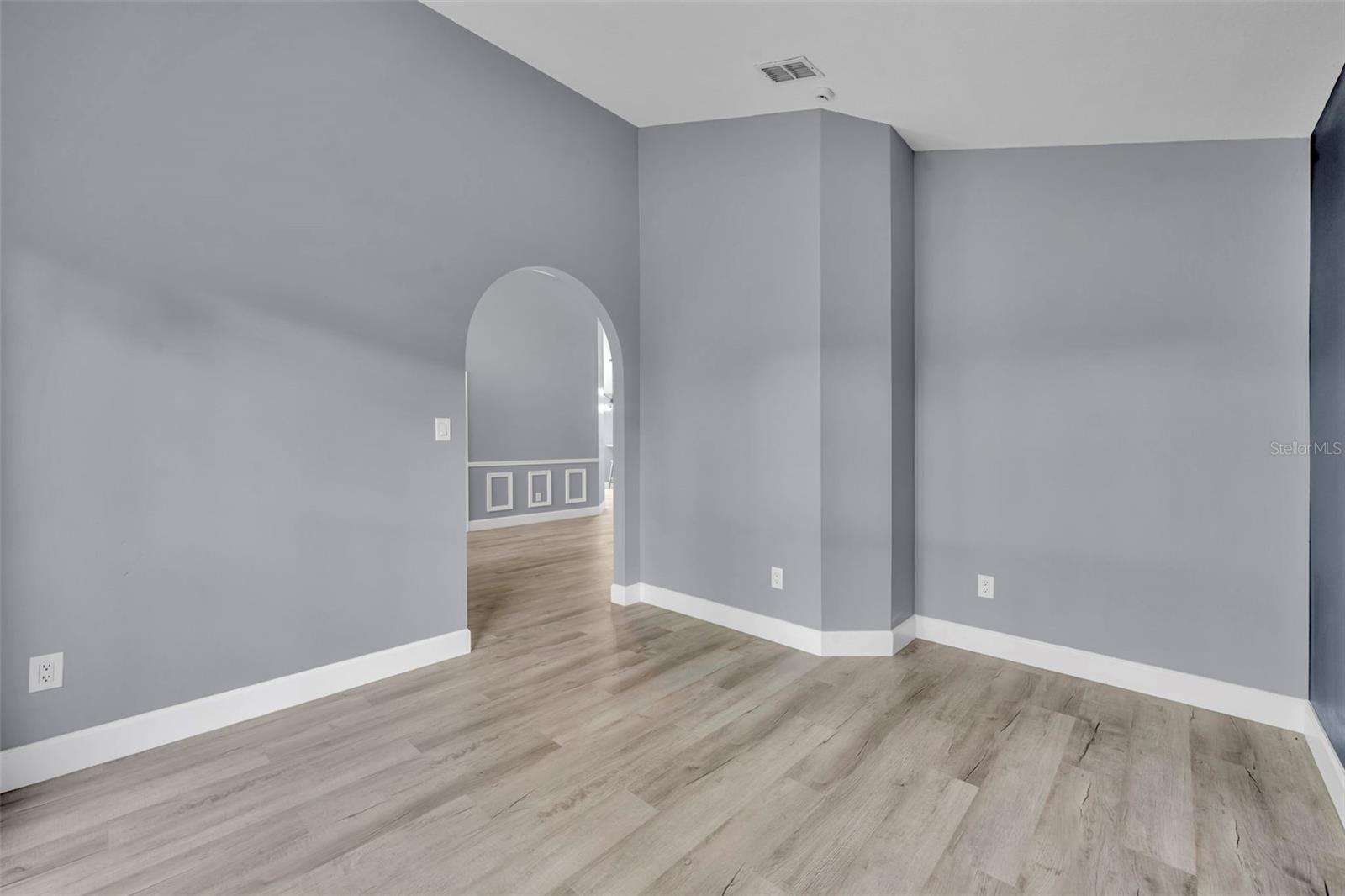 Image 20 of 35 For 7917 Antibes Court