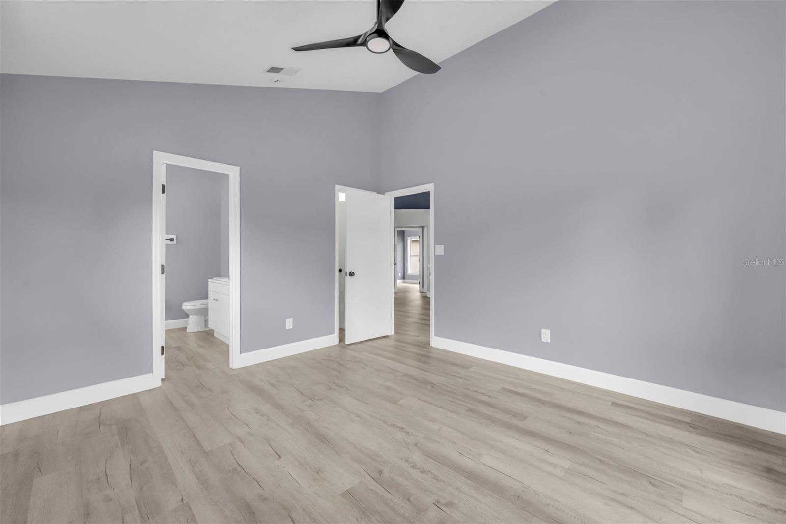 Image 22 of 35 For 7917 Antibes Court