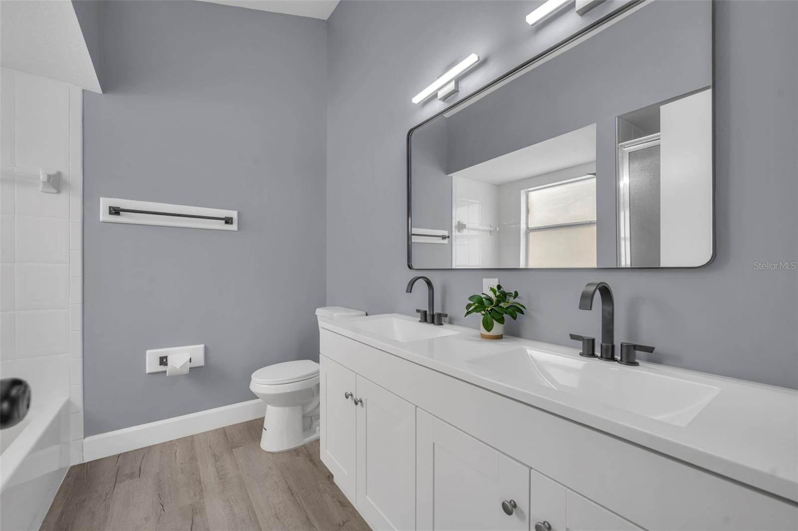 Image 23 of 35 For 7917 Antibes Court