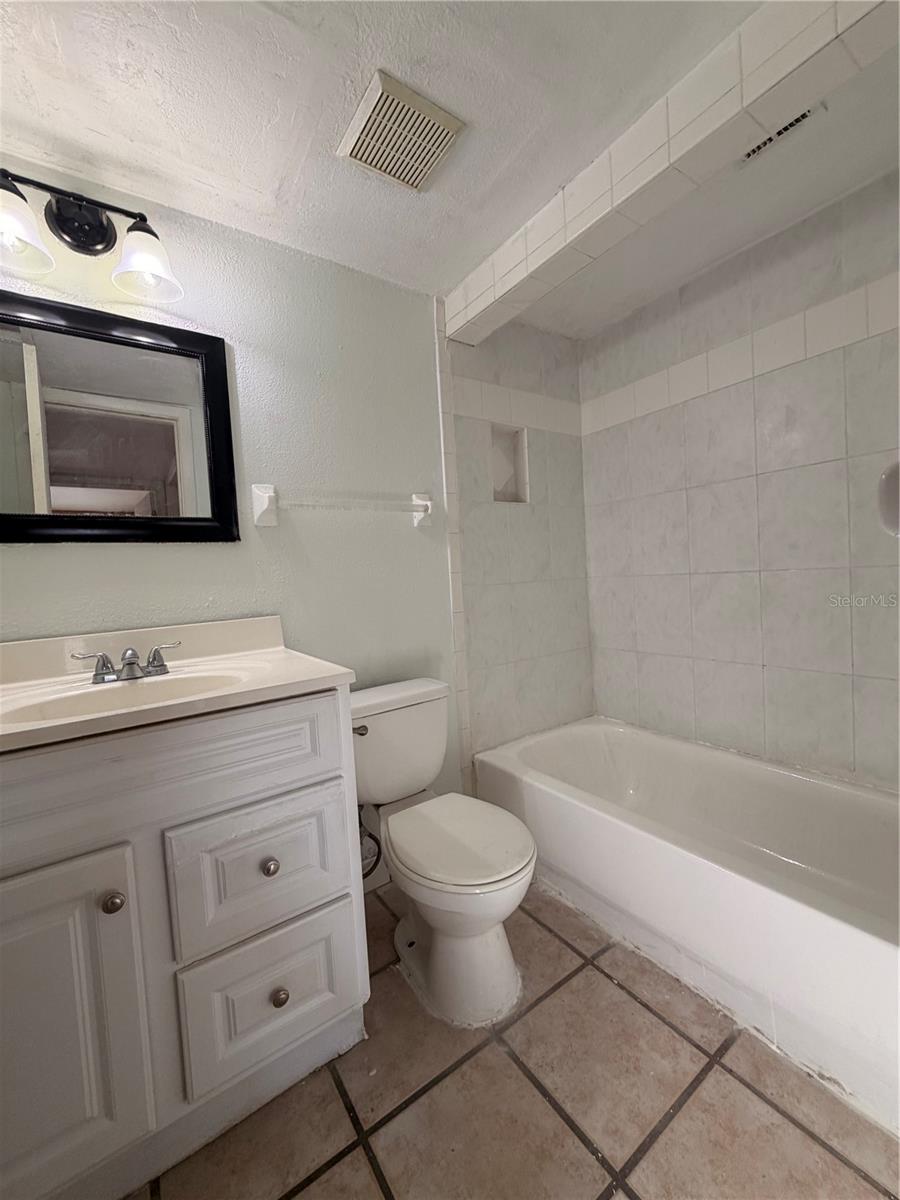 Image 14 of 19 For 1440 Holden Avenue B12