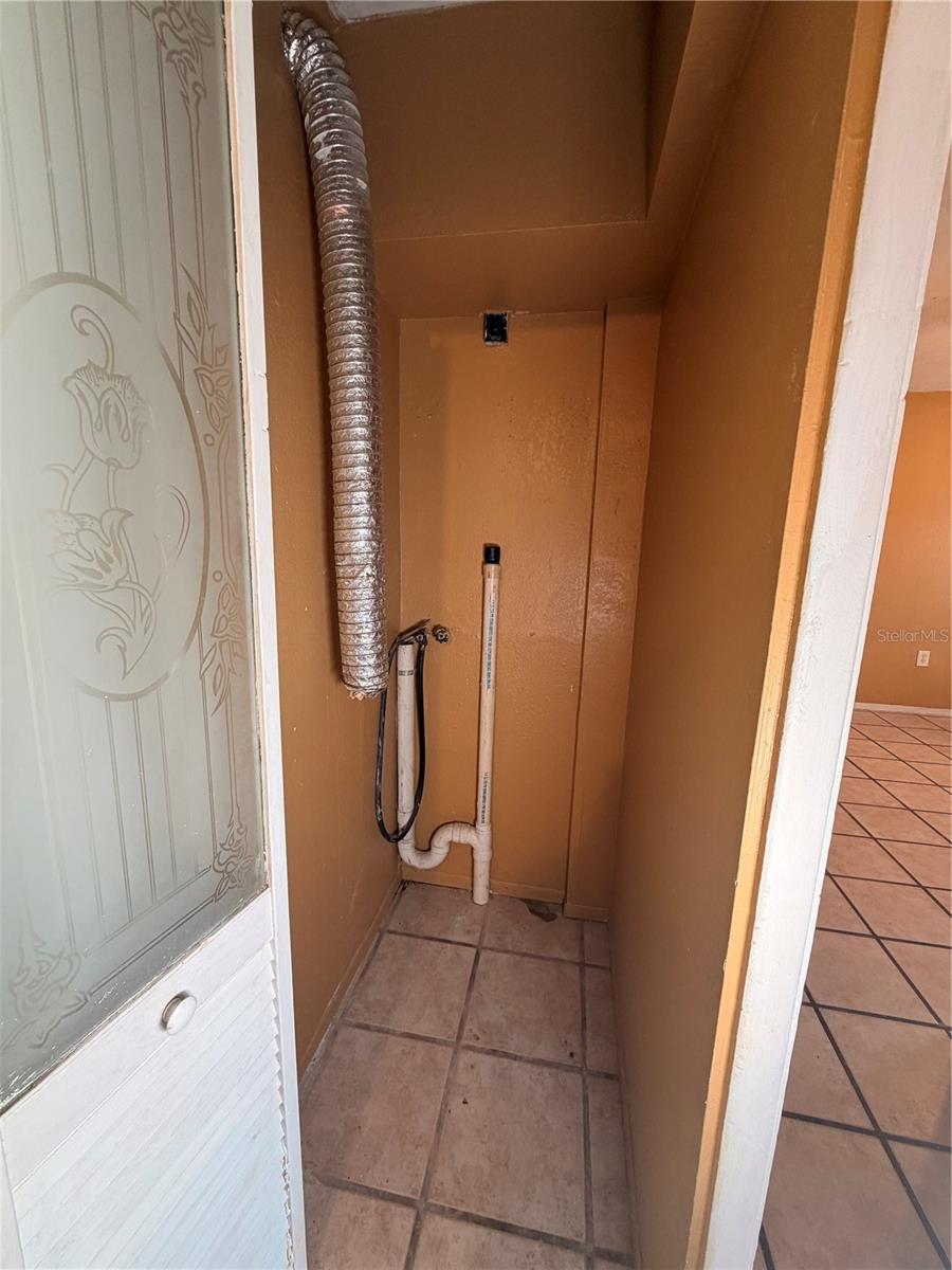 Image 15 of 19 For 1440 Holden Avenue B12