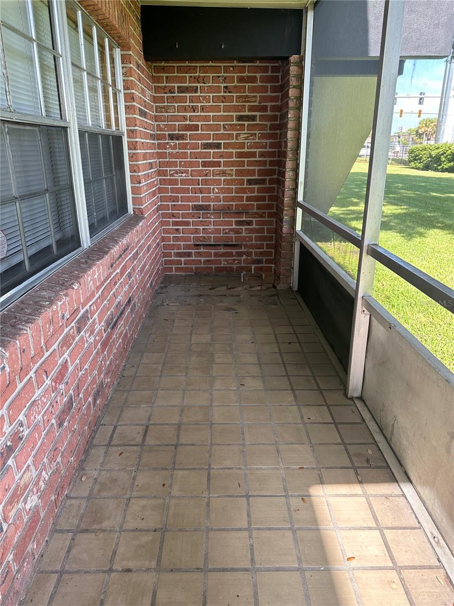 Image 16 of 19 For 1440 Holden Avenue B12