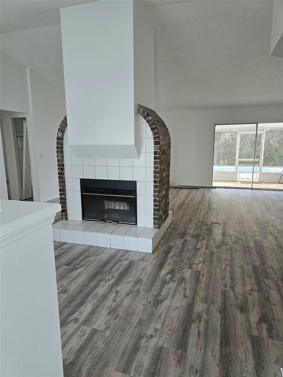 Image 3 of 7 For 3025 Foxboro Circle