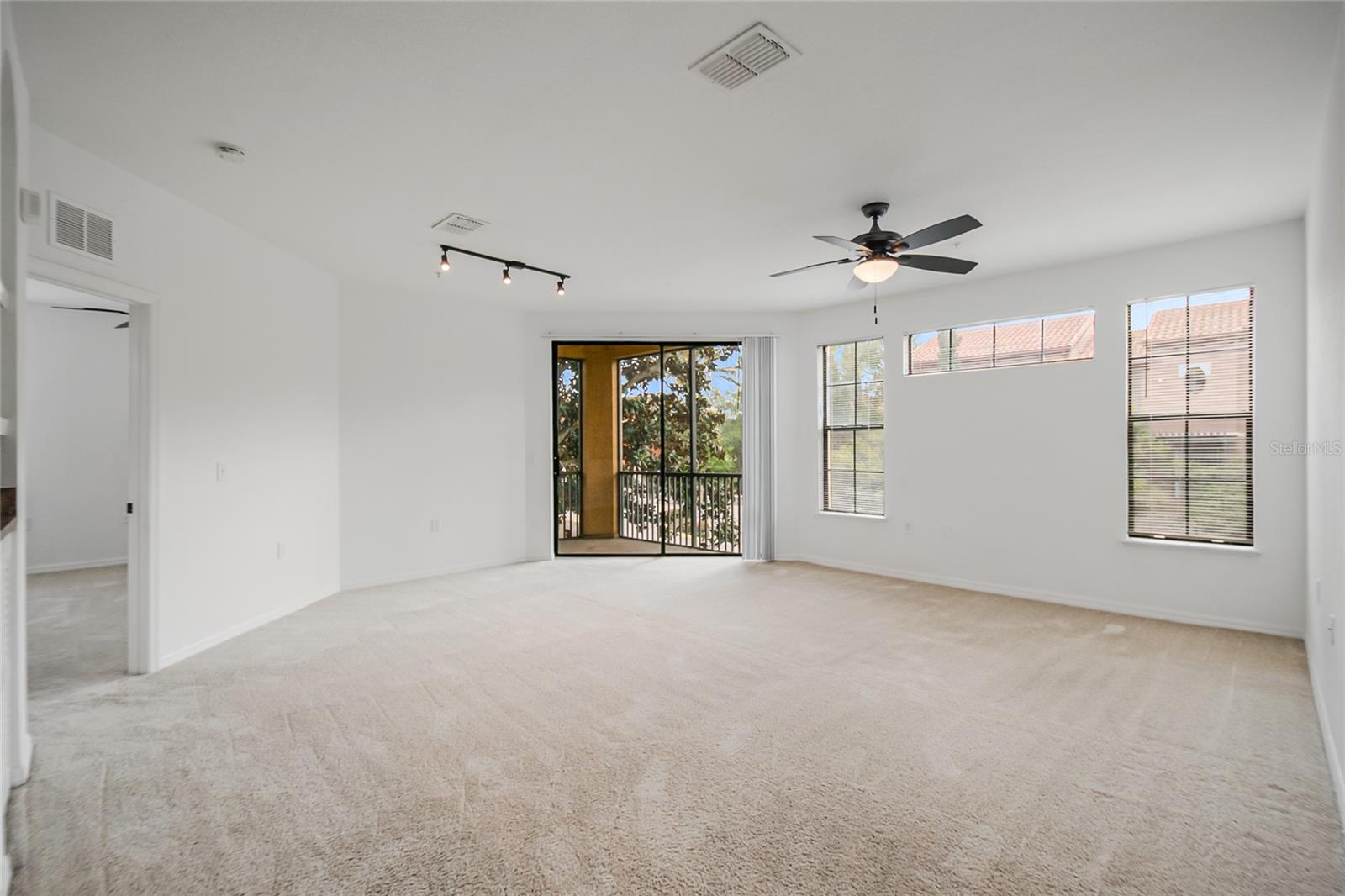 Image 11 of 24 For 6157 Metrowest Boulevard 202